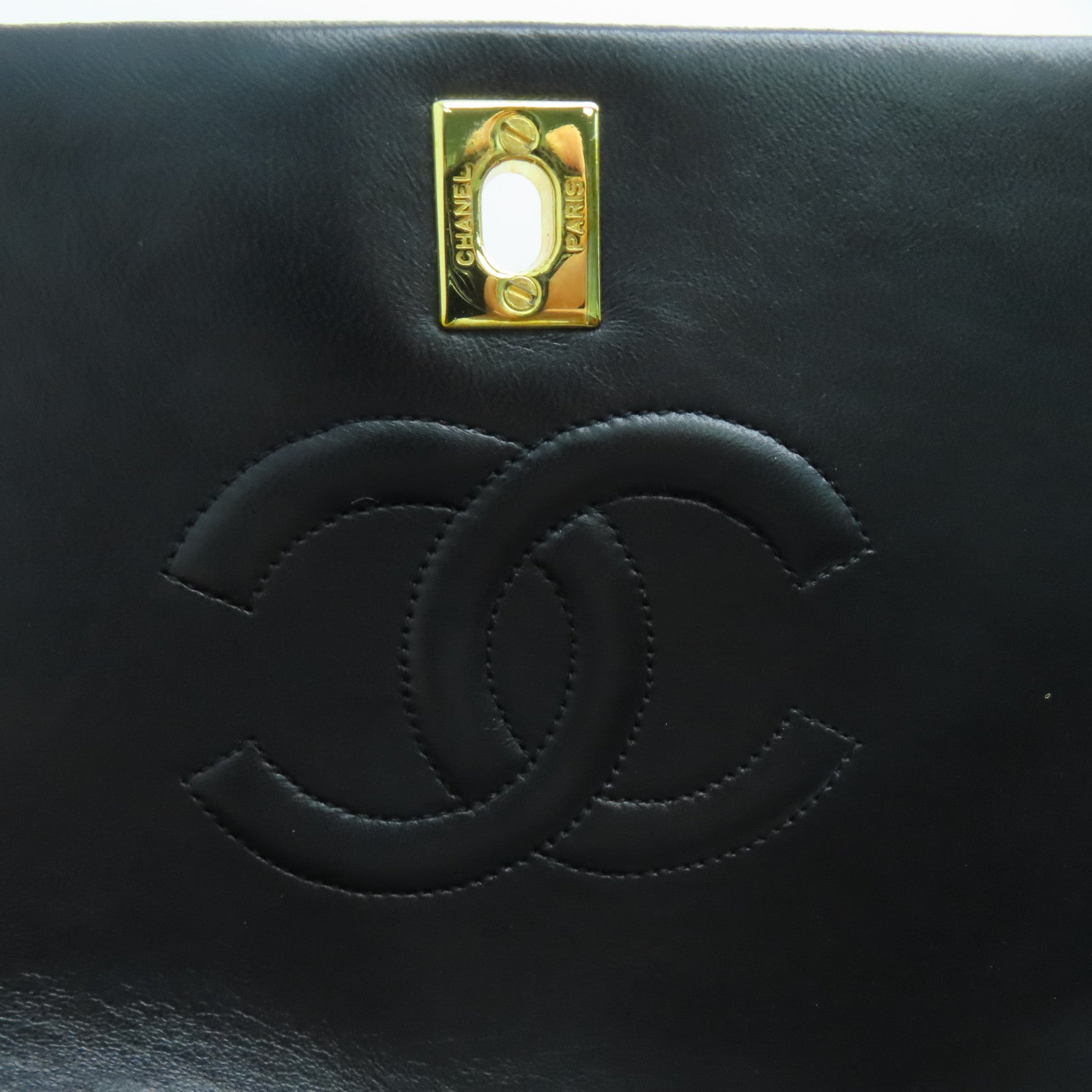 CHANEL 菱格羊皮皮革Chain Shoulder金扣鏈帶肩背袋黑色