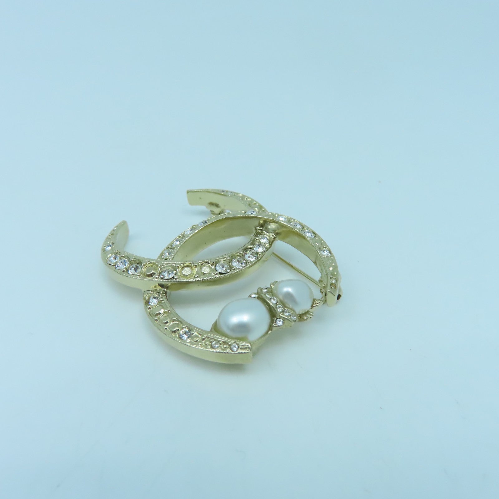 CHANEL 金属/PVC Brooch金扣胸针金色