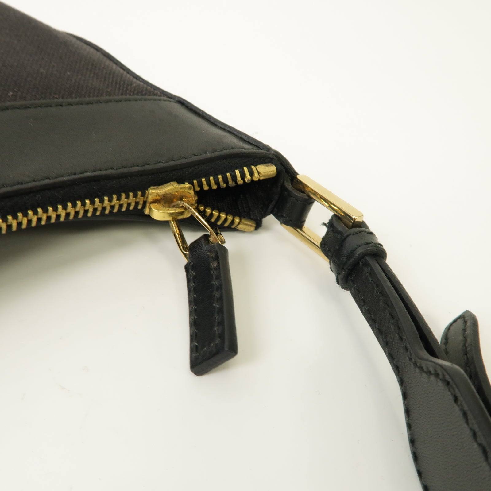 GUCCI 帆布/牛皮皮革Jackie Shoulder Bag金扣肩背袋黑色