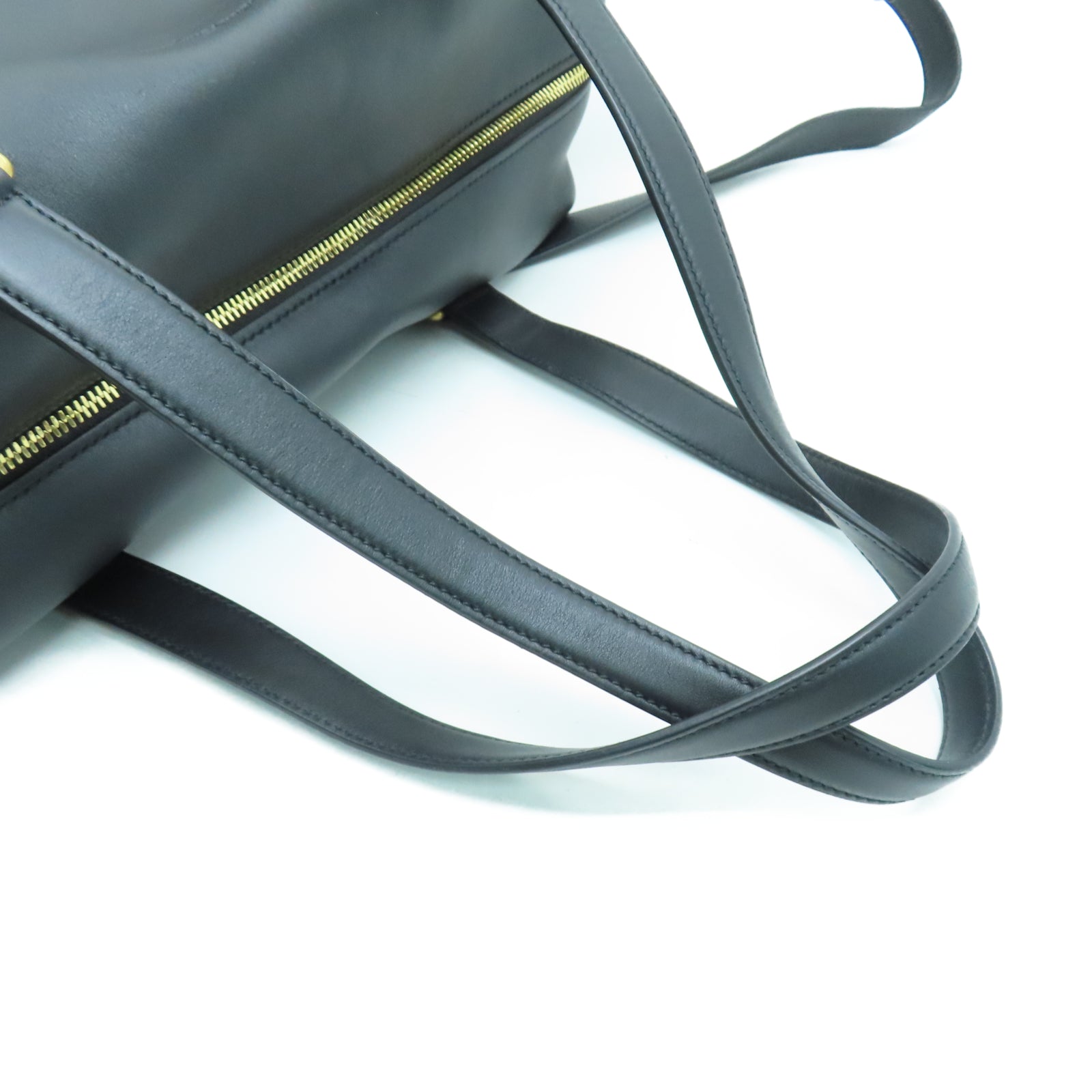 Salvatore Ferragamo Leather Shoulder Bag Gold Buckle Handle Shoulder Bag Black