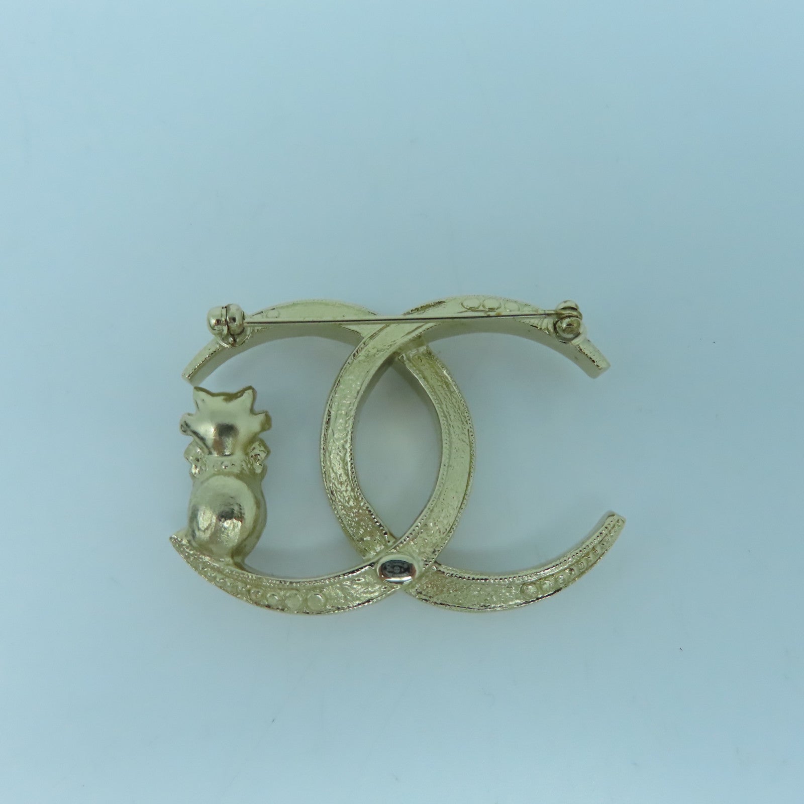 CHANEL 金属/PVC Brooch金扣胸针金色