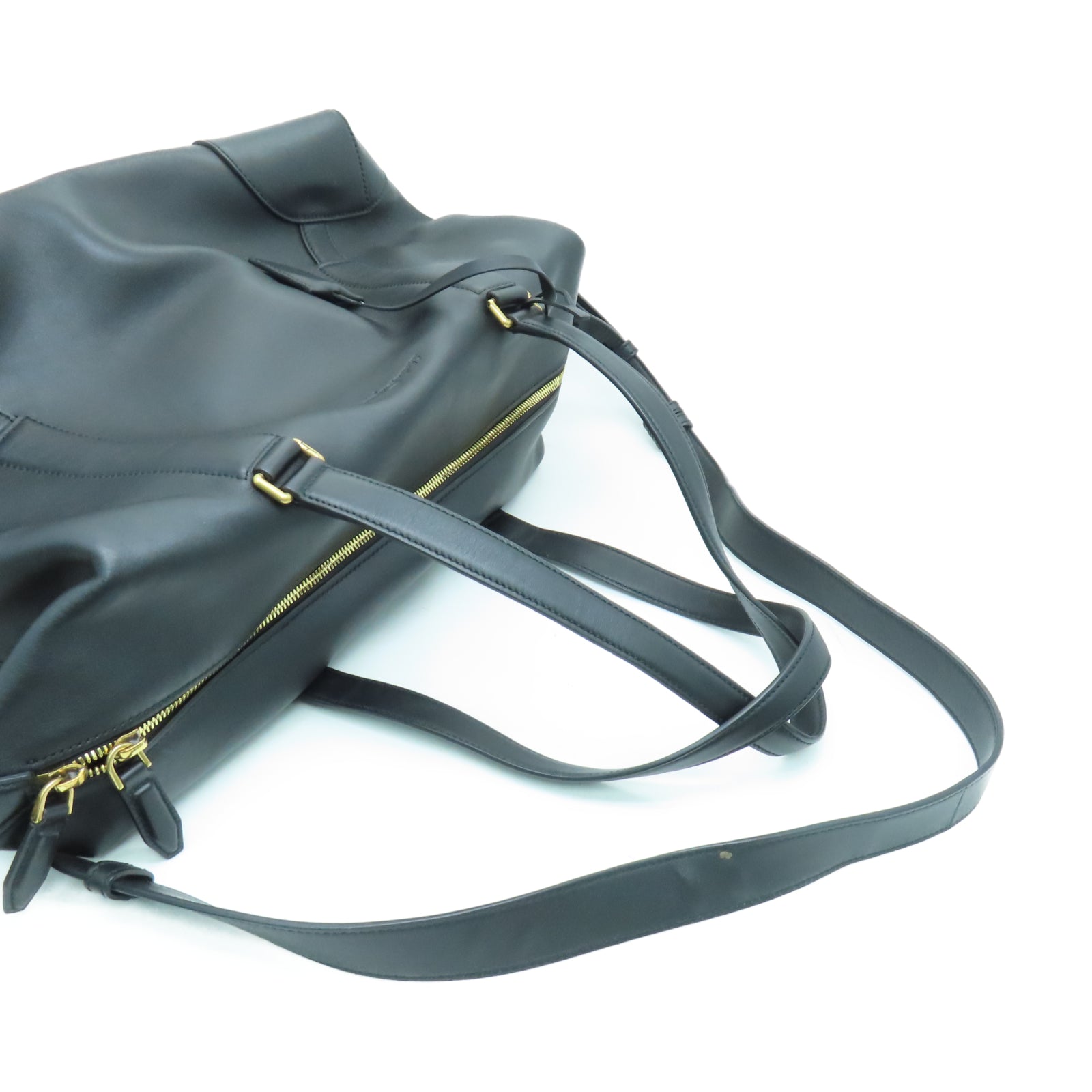 Salvatore Ferragamo Leather Shoulder Bag Gold Buckle Handle Shoulder Bag Black