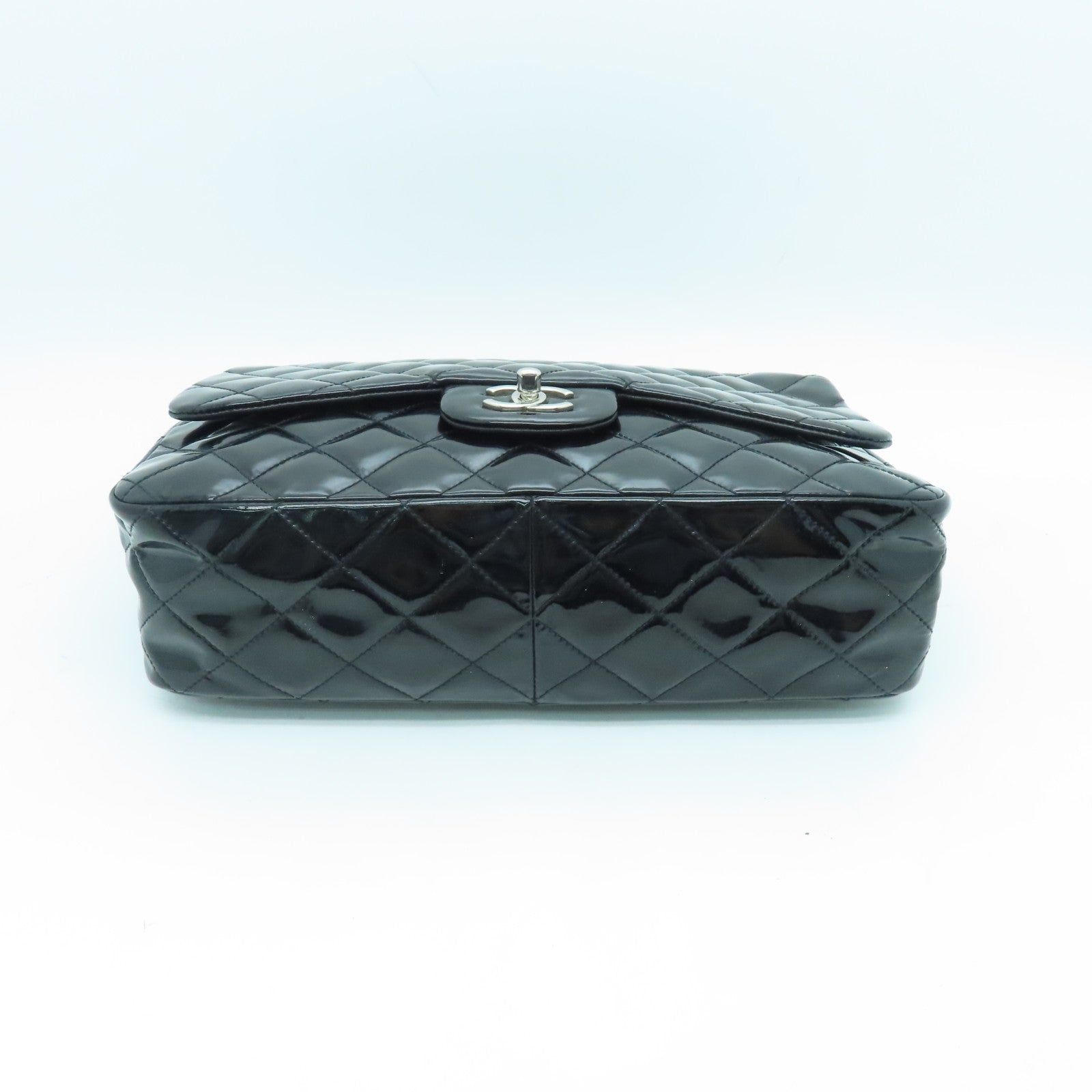 CHANEL diamond patent leather Chain Shoulder silver buckle chain shoulder bag black