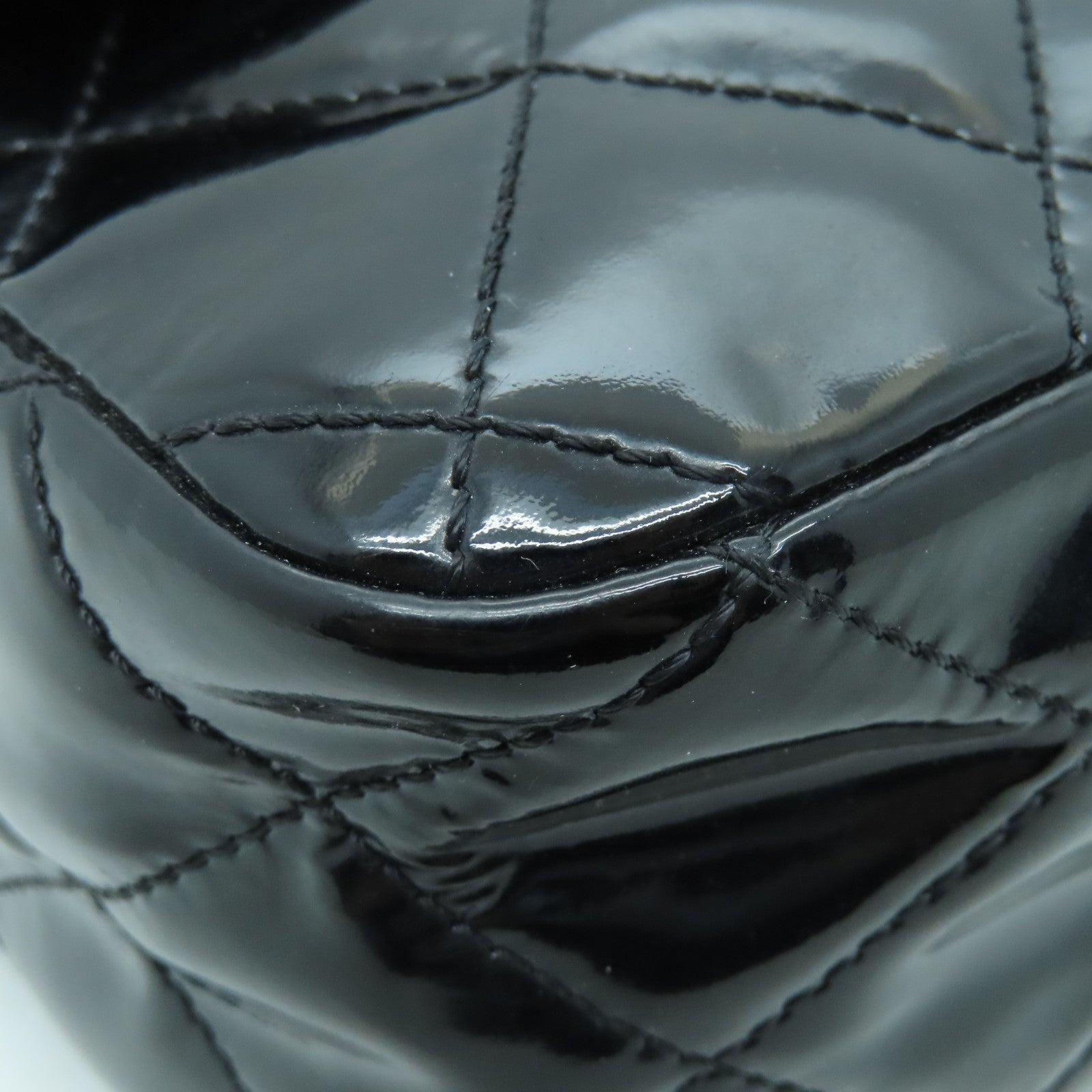 CHANEL diamond patent leather Chain Shoulder silver buckle chain shoulder bag black