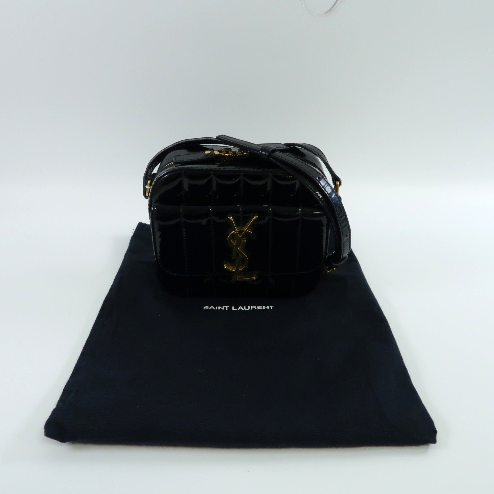 SAINT LAURENT 漆皮皮革Mini Vicky金扣肩背袋黑色