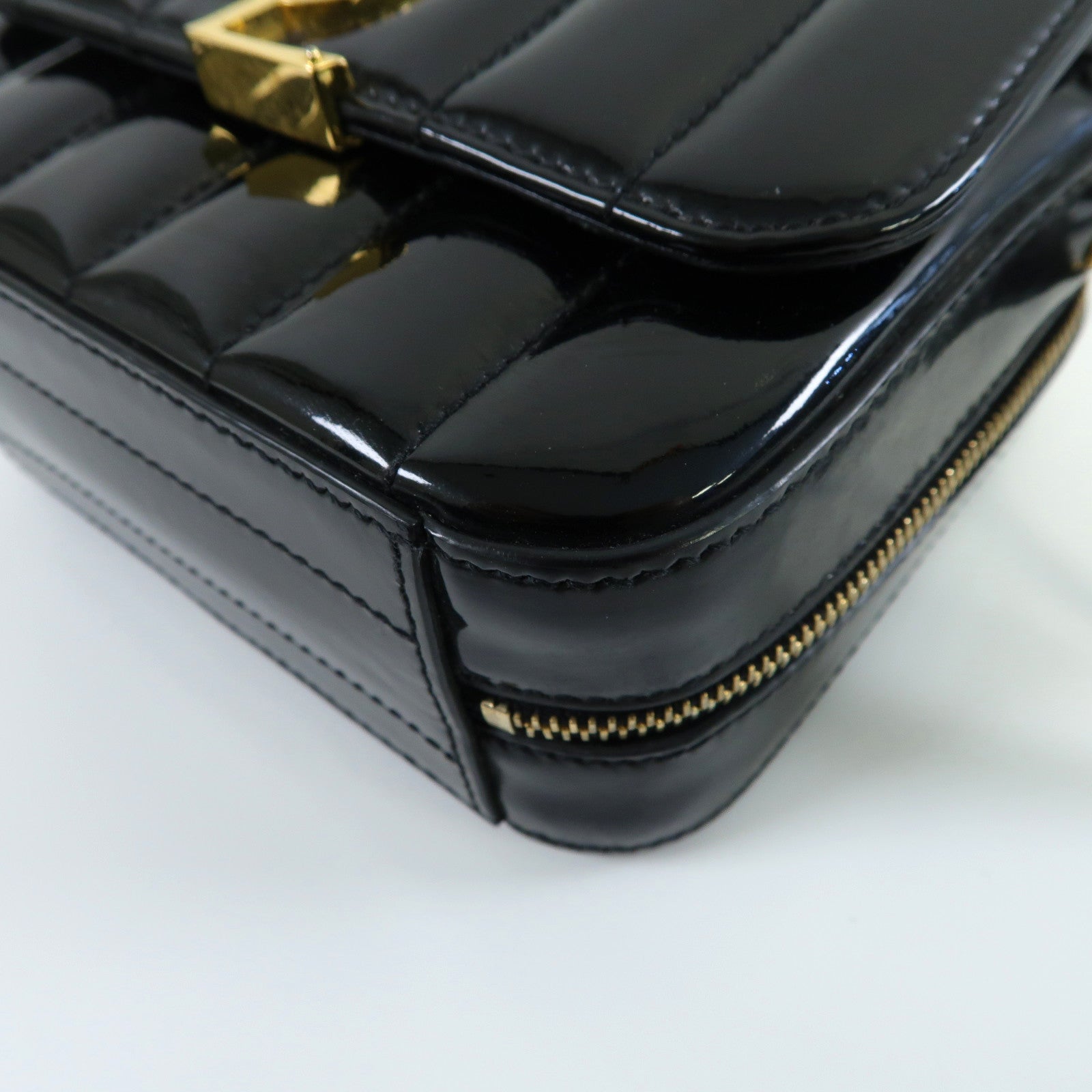 SAINT LAURENT 漆皮皮革Mini Vicky金扣肩背袋黑色