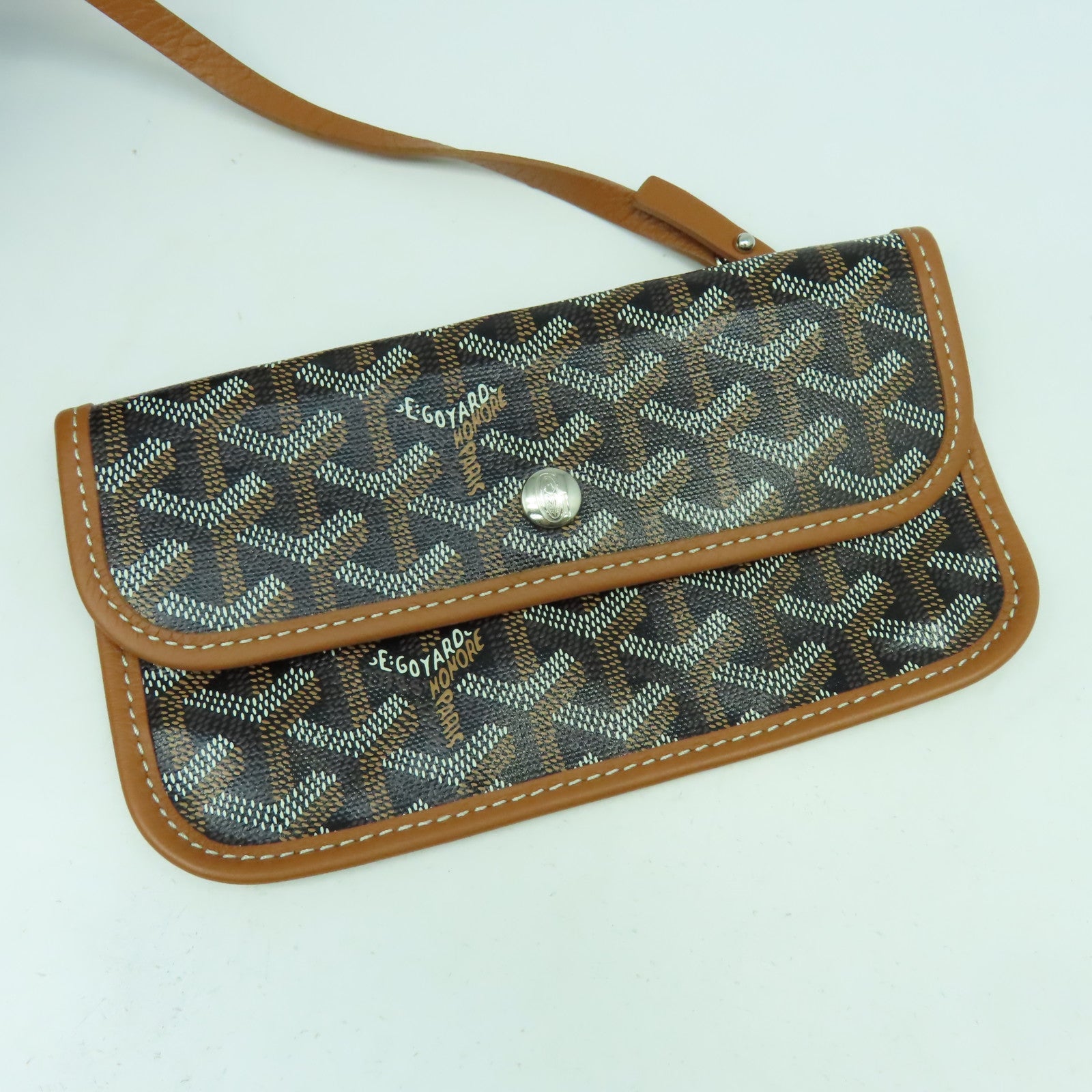 GOYARD 塗層帆布Anjou銀扣肩背袋啡色/黑色