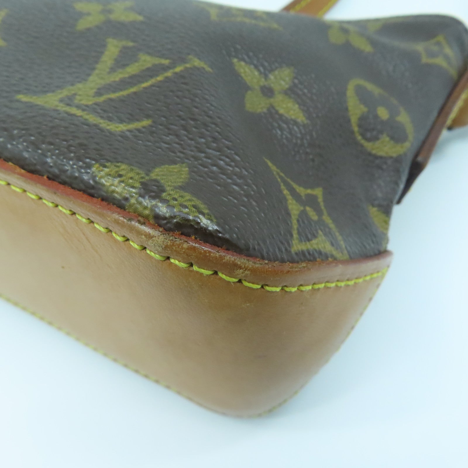 LOUIS VUITTON Monogram Trotteur金扣肩背袋啡色