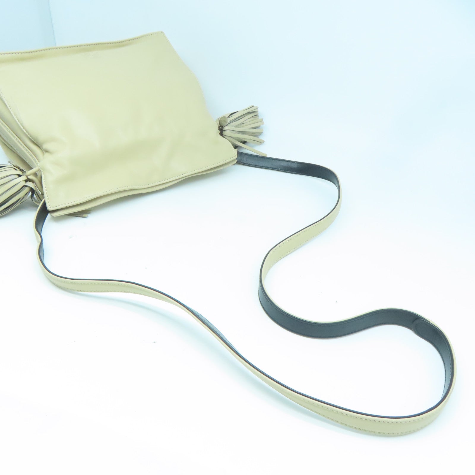 LOEWE 【激減優惠】牛皮皮革Shoulder Bag銀扣肩背袋杏色