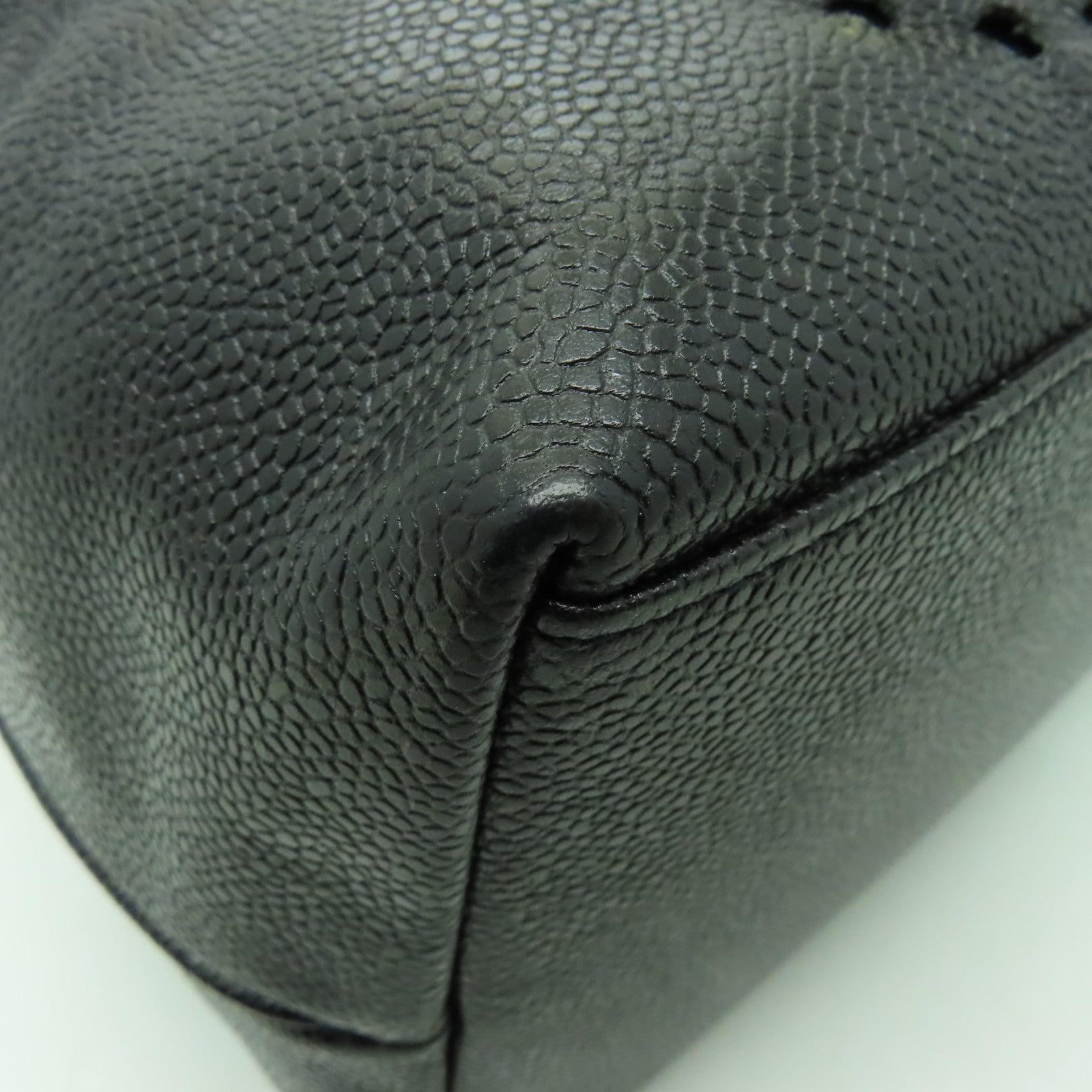 CHANEL Caviar皮革Drawstring Shoulder Bag金扣鏈帶肩背袋黑色