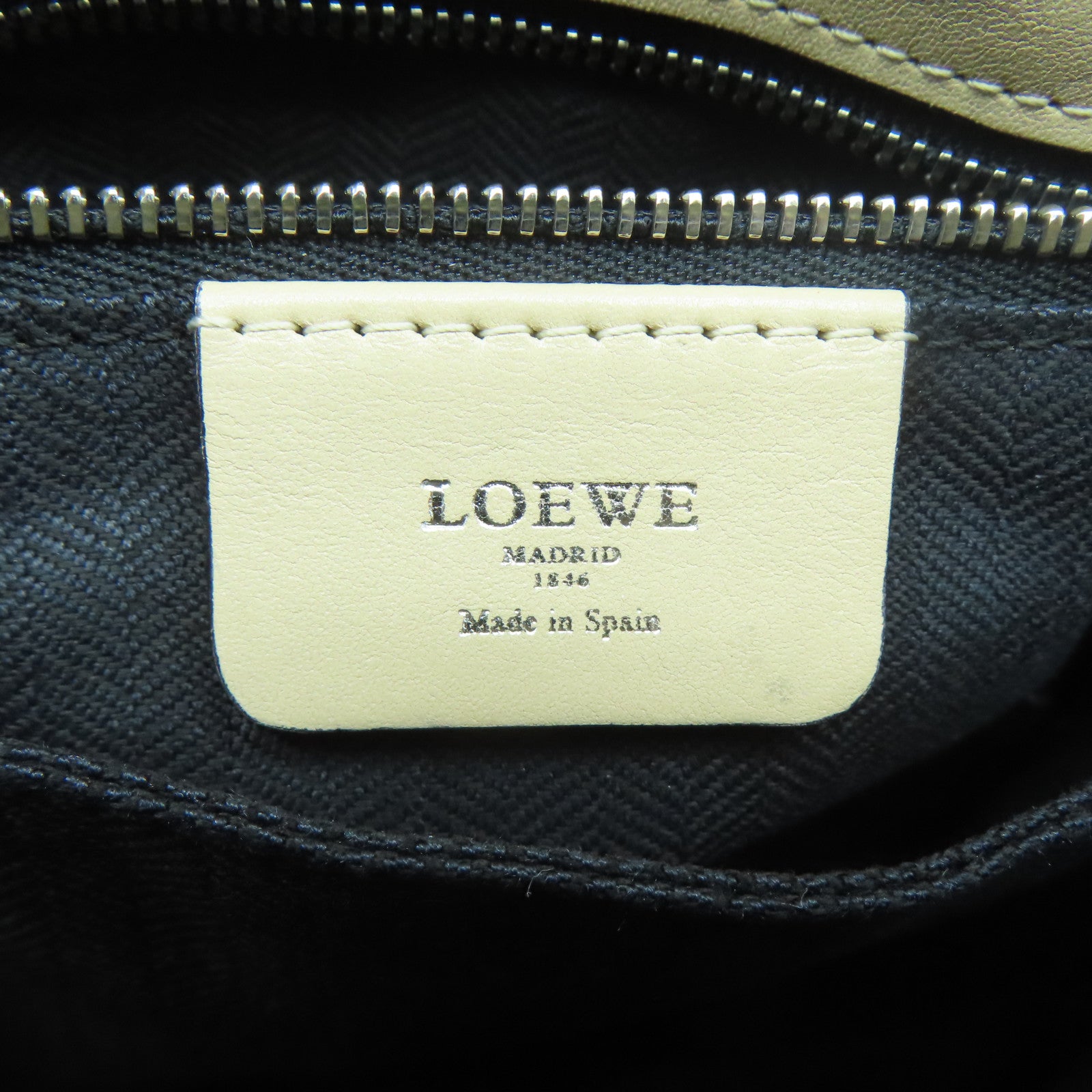 LOEWE 【激減優惠】牛皮皮革Shoulder Bag銀扣肩背袋杏色