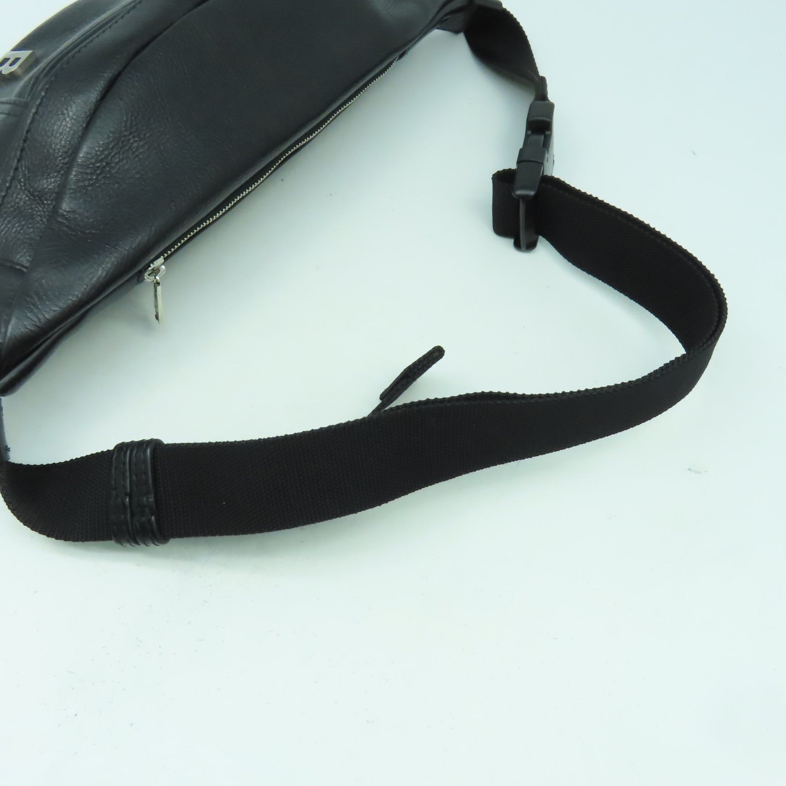 BALENCIAGA 牛皮皮革Waist Bag銀扣腰包黑色