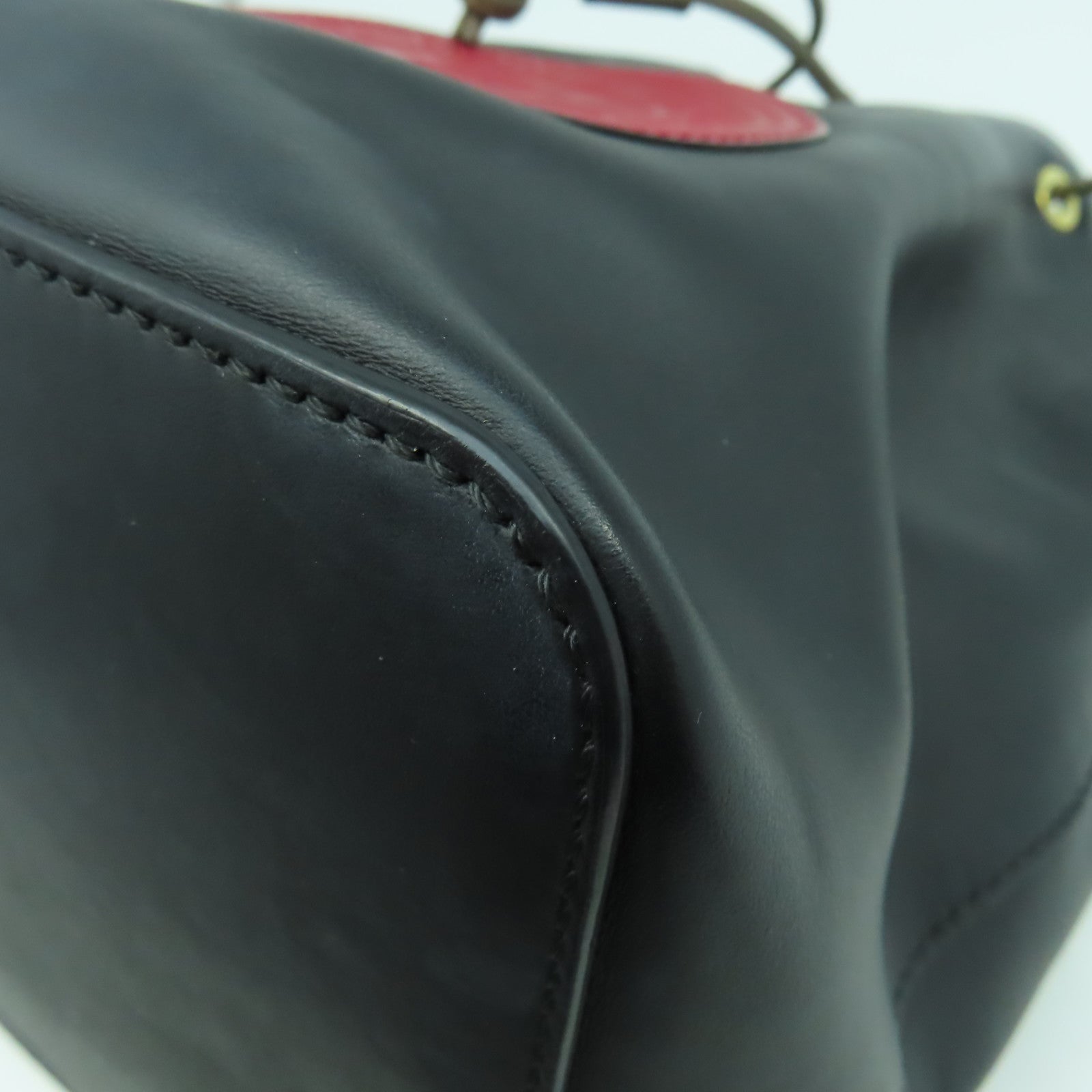 FENDI 牛皮皮革Shoulder Bag金扣肩背袋黑色/紅色