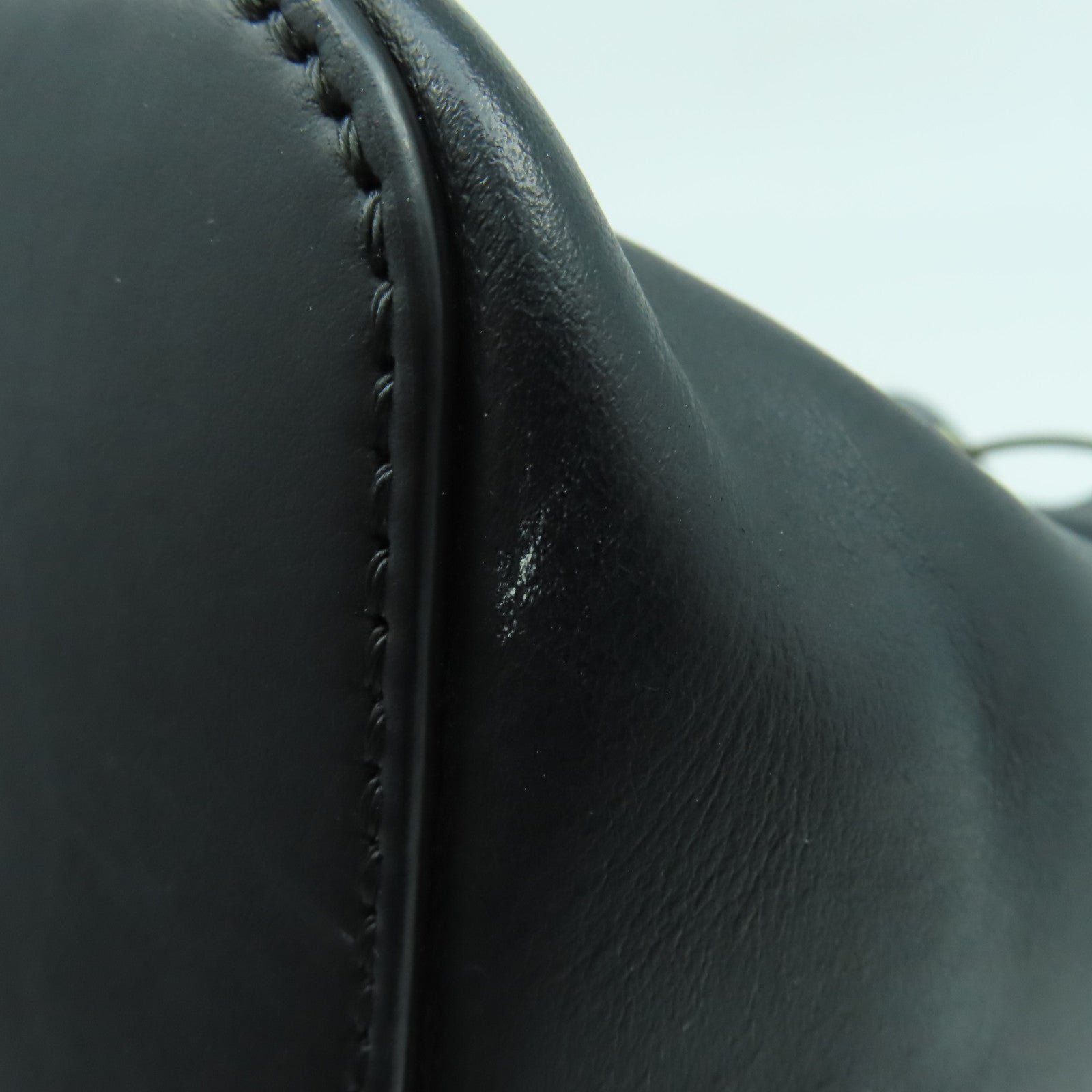 FENDI 牛皮皮革Shoulder Bag金扣肩背袋黑色/紅色