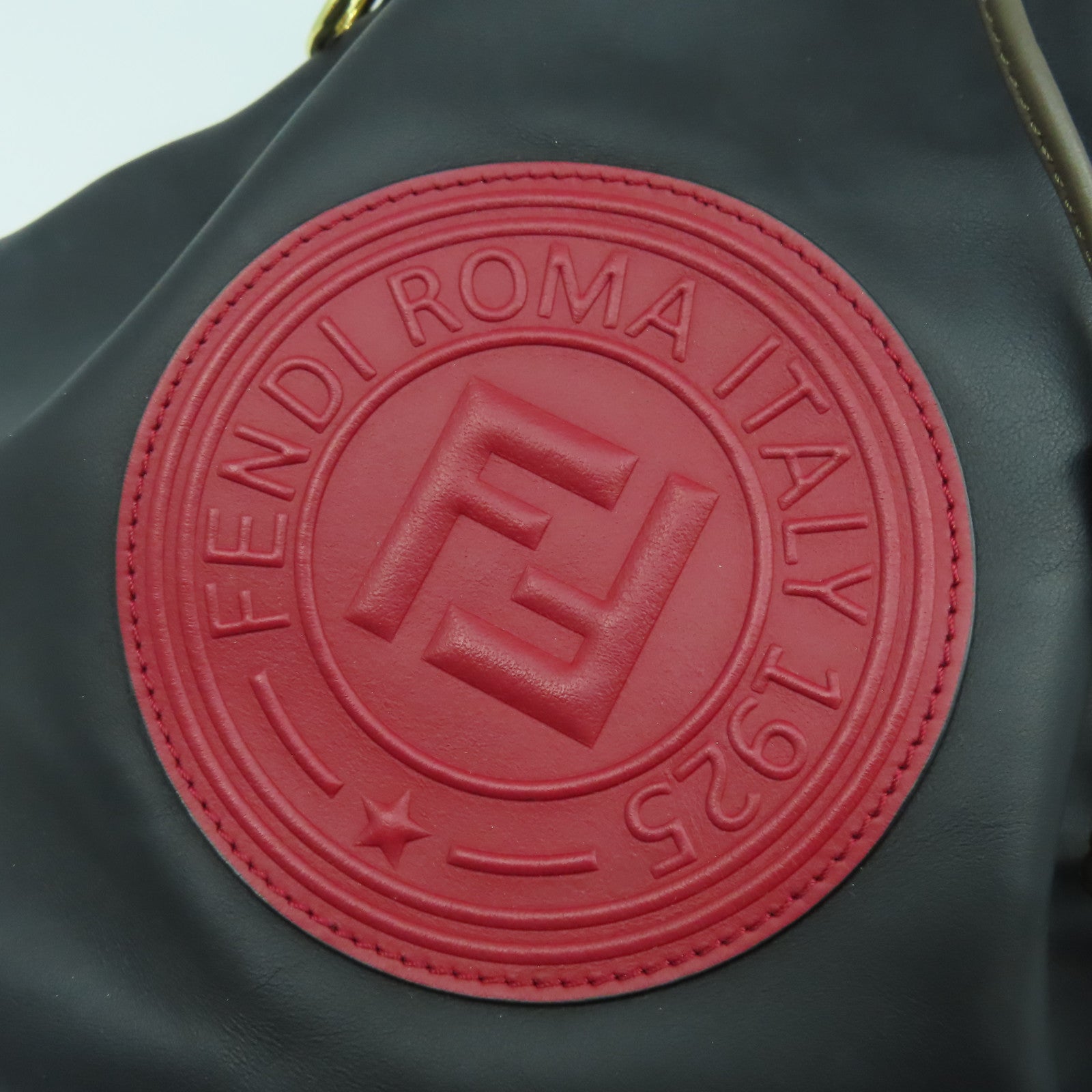 FENDI 牛皮皮革Shoulder Bag金扣肩背袋黑色/紅色
