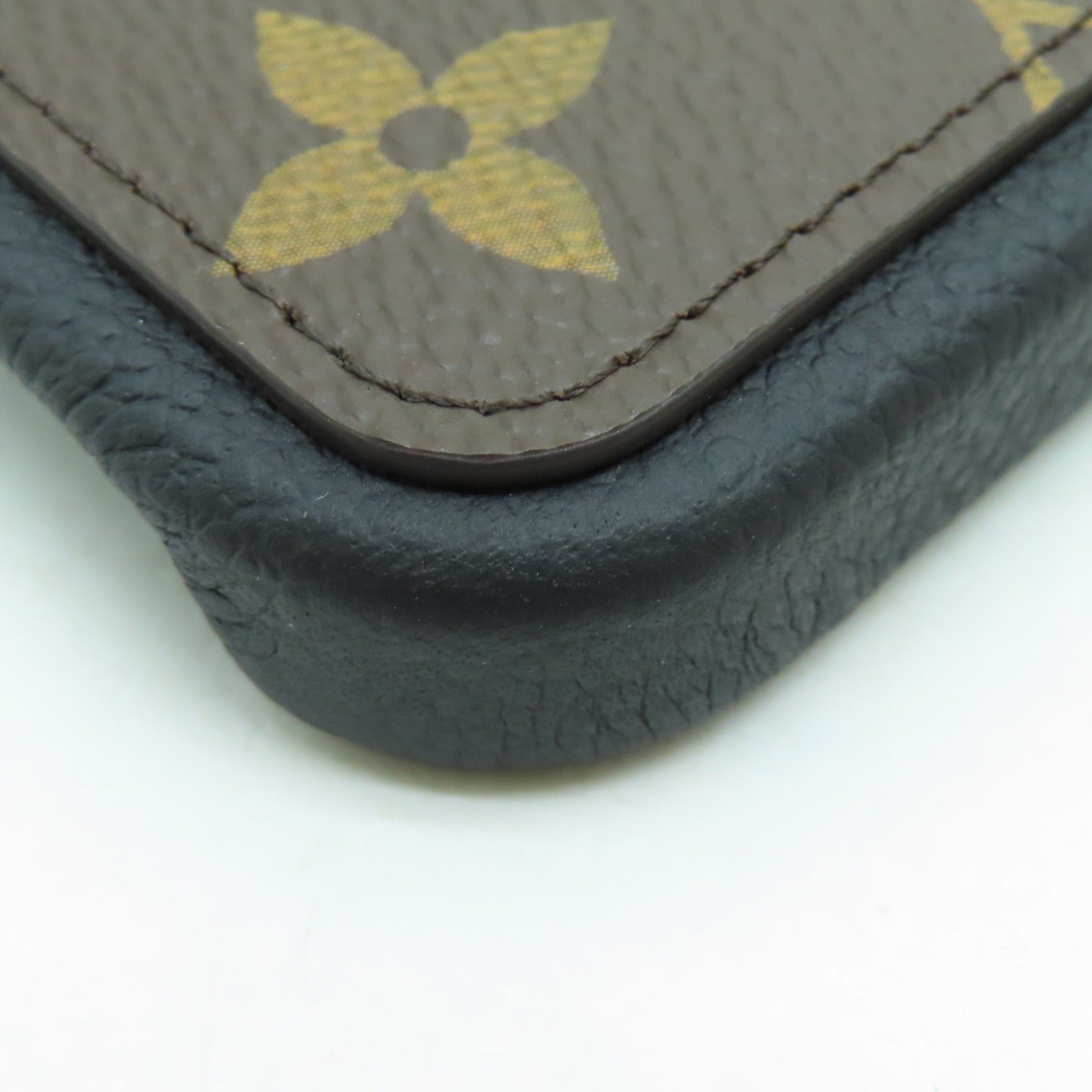 LOUIS VUITTON 【激減優惠】Monogram iPhone 14 Pro手機保護套啡色/黑色
