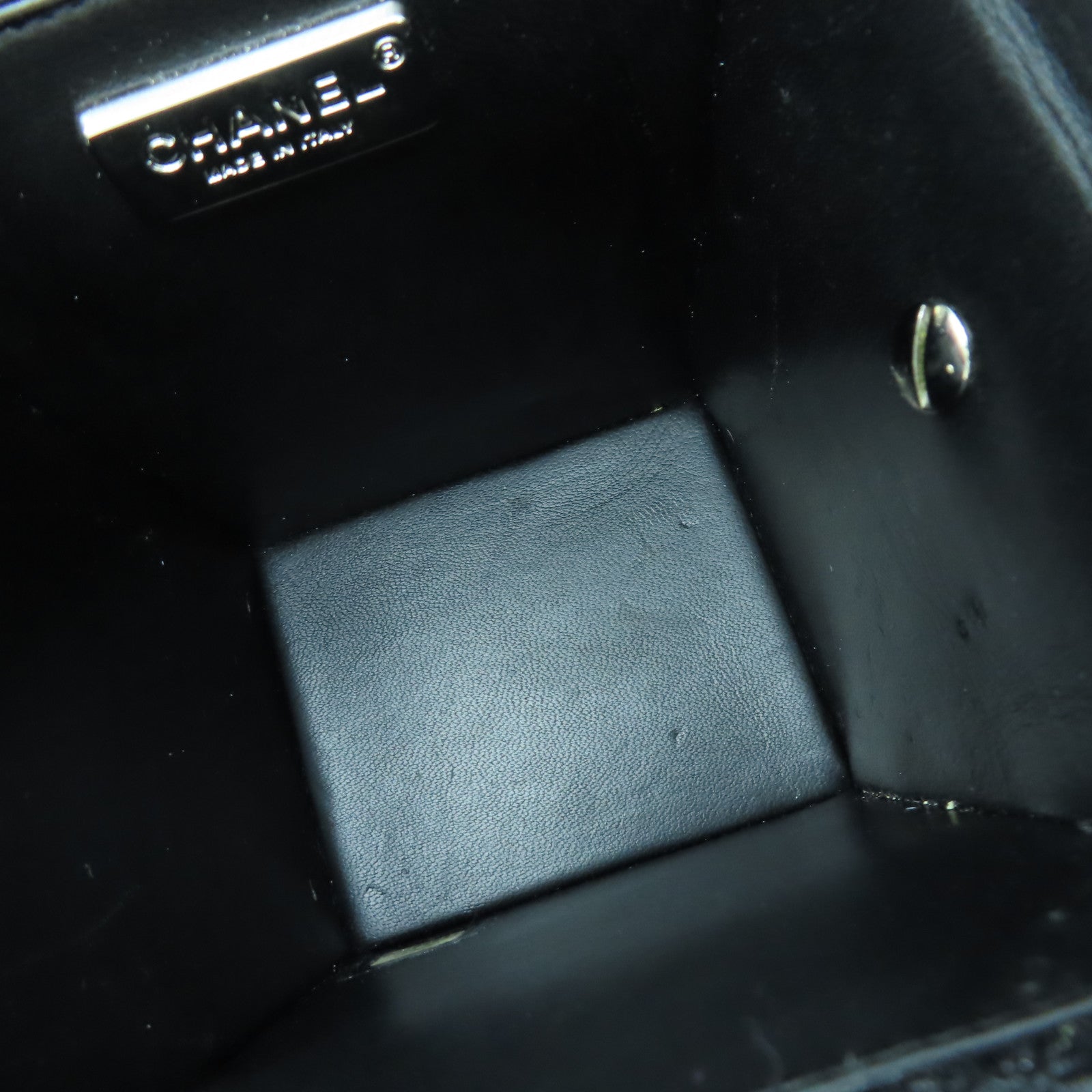 CHANEL 金屬色織物Take Away Box Bag銀扣鏈帶肩背袋黑色