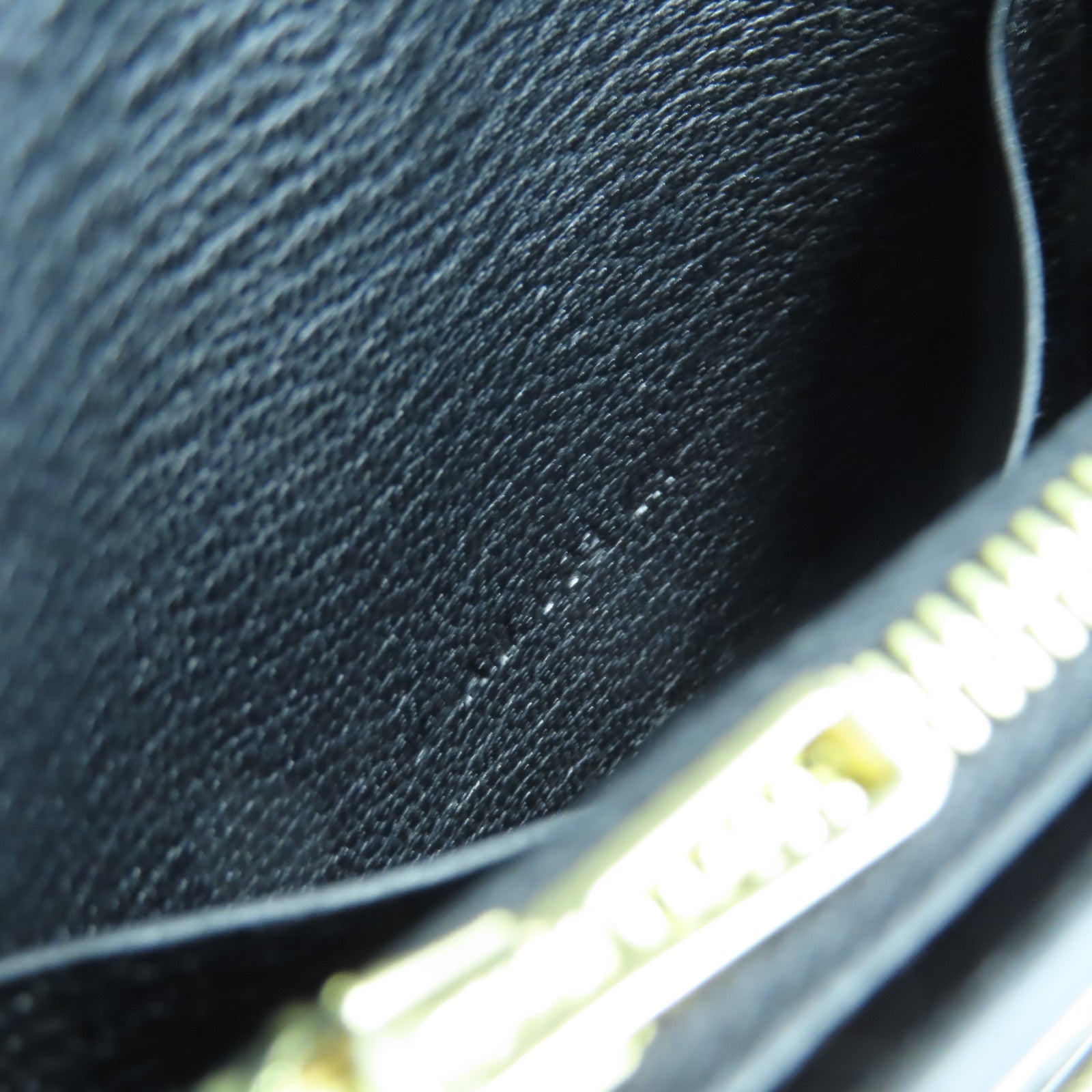 HERMES Chevre皮革Pouch金扣手拿包黑色