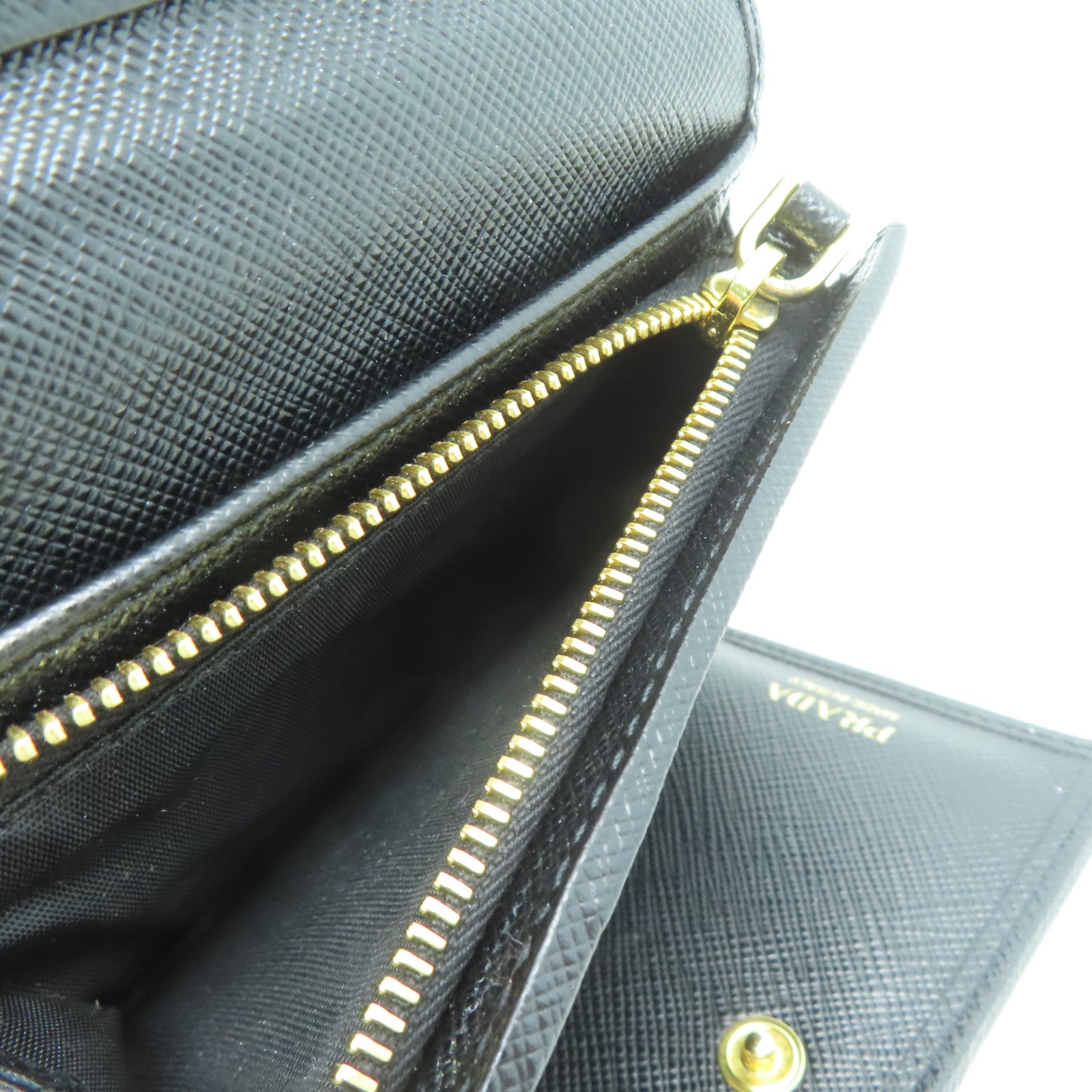 PRADA 牛皮皮革Wallet金扣錢包黑色