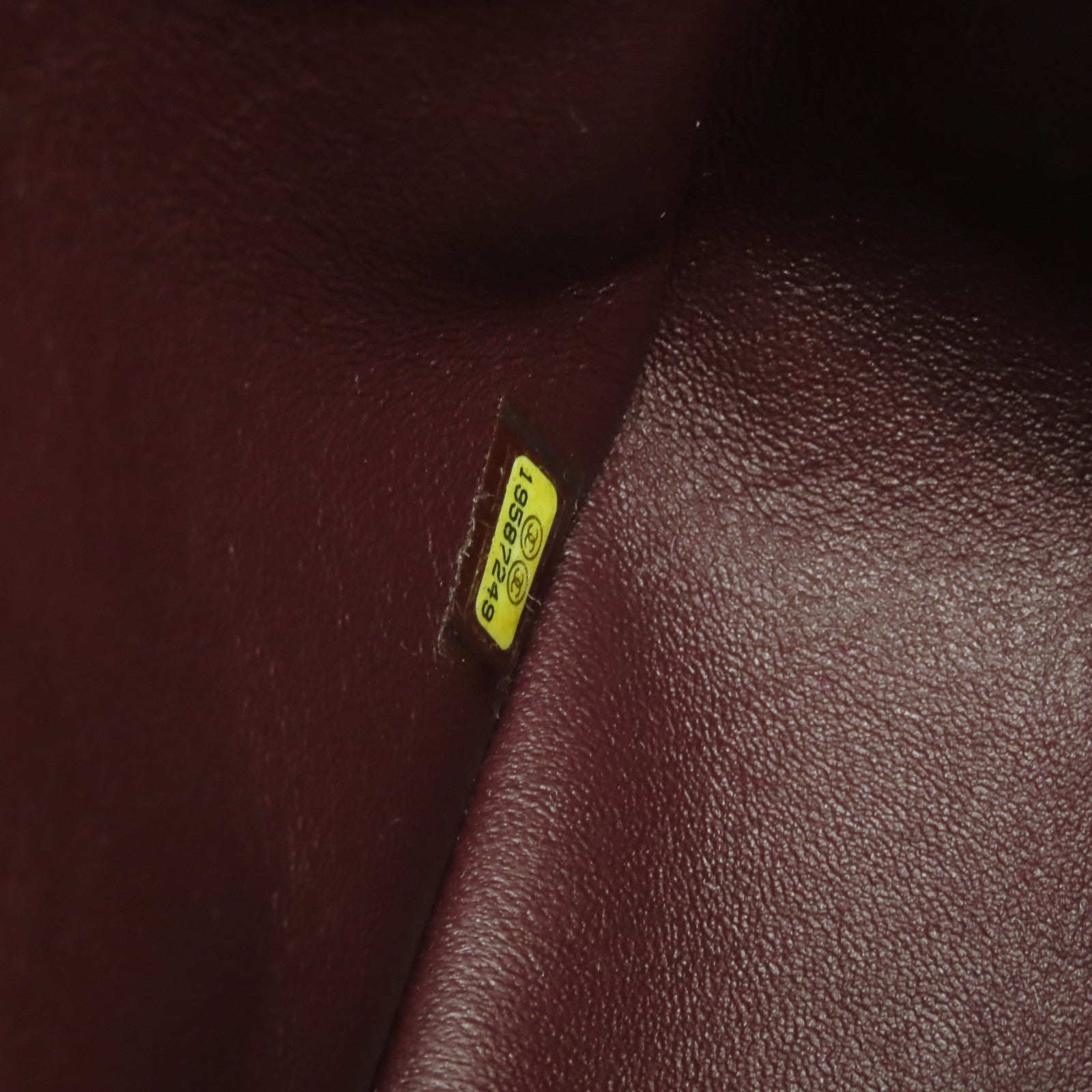 CHANEL 菱格Caviar皮革Classic Flap 30金扣鏈帶肩背袋黑色