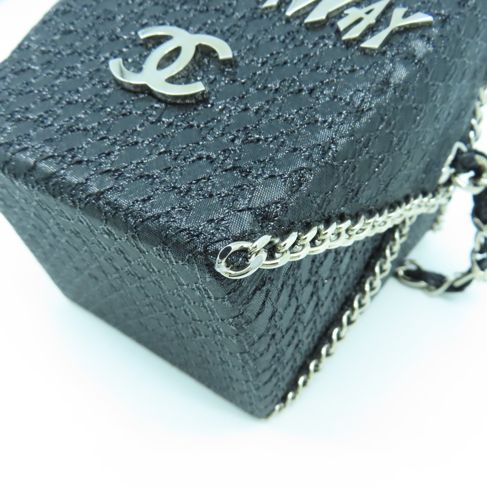 CHANEL 金屬色織物Take Away Box Bag銀扣鏈帶肩背袋黑色