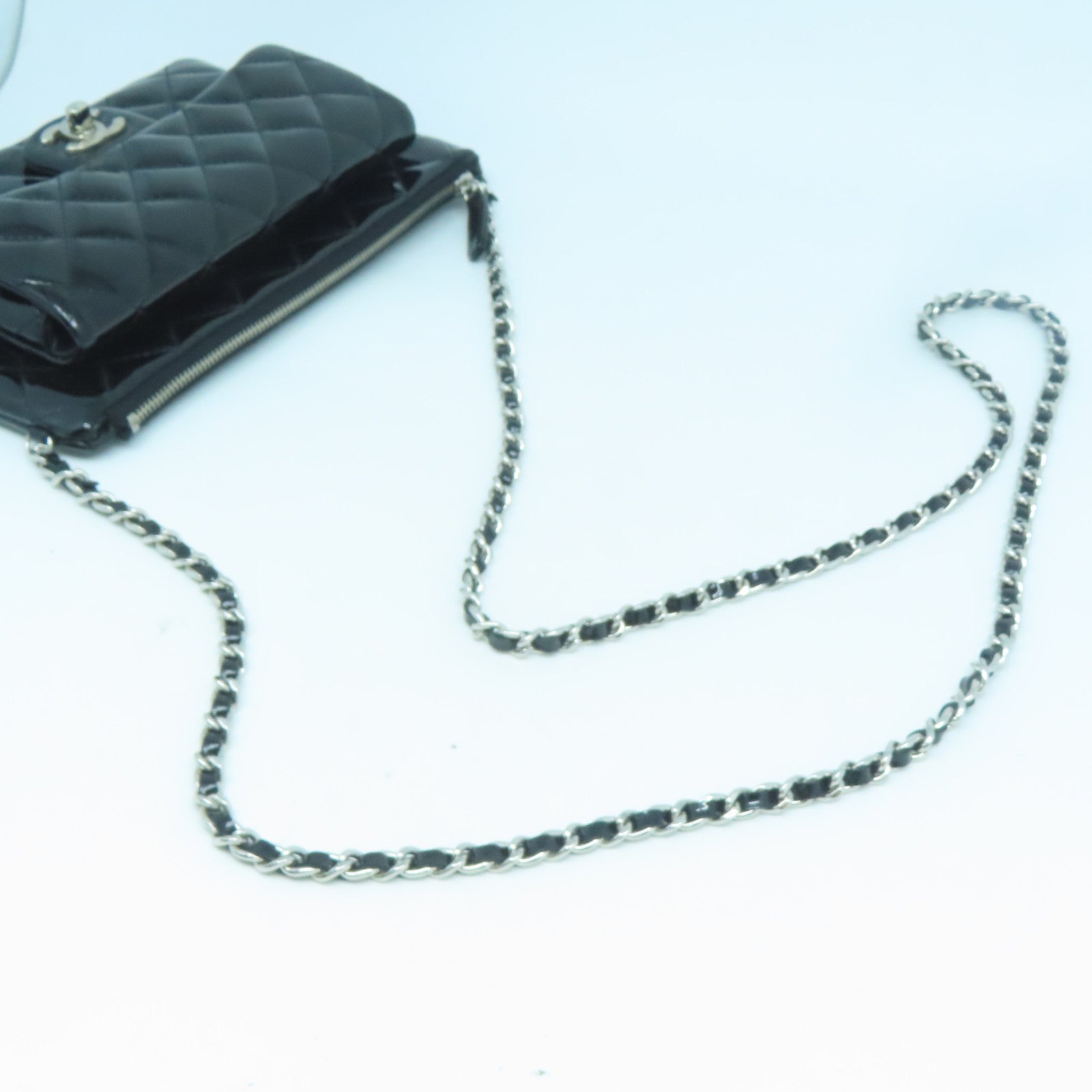 CHANEL 【激減優惠】菱格漆皮皮革Chain Shoulder銀扣鏈帶肩背袋黑色