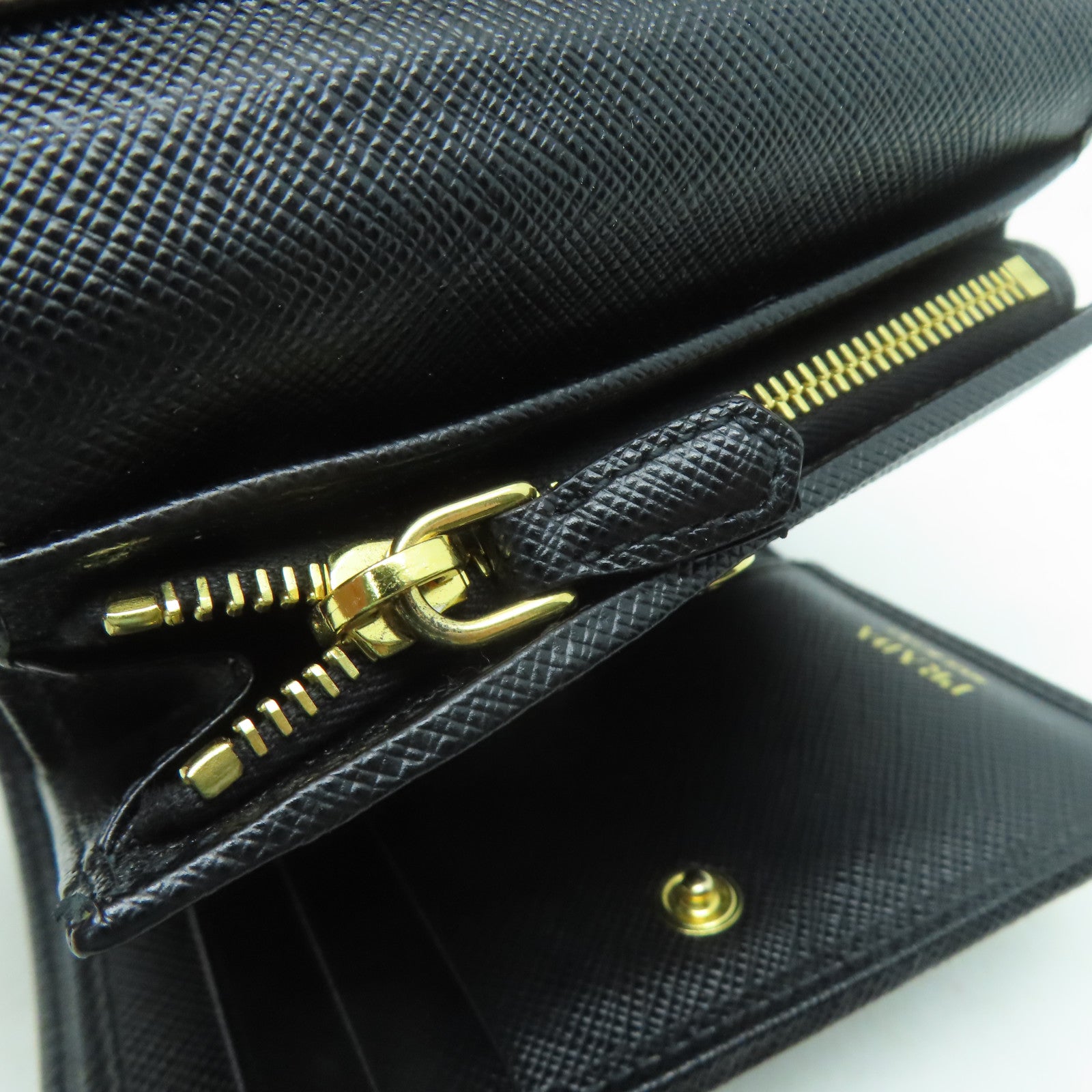PRADA 牛皮皮革Wallet金扣錢包黑色