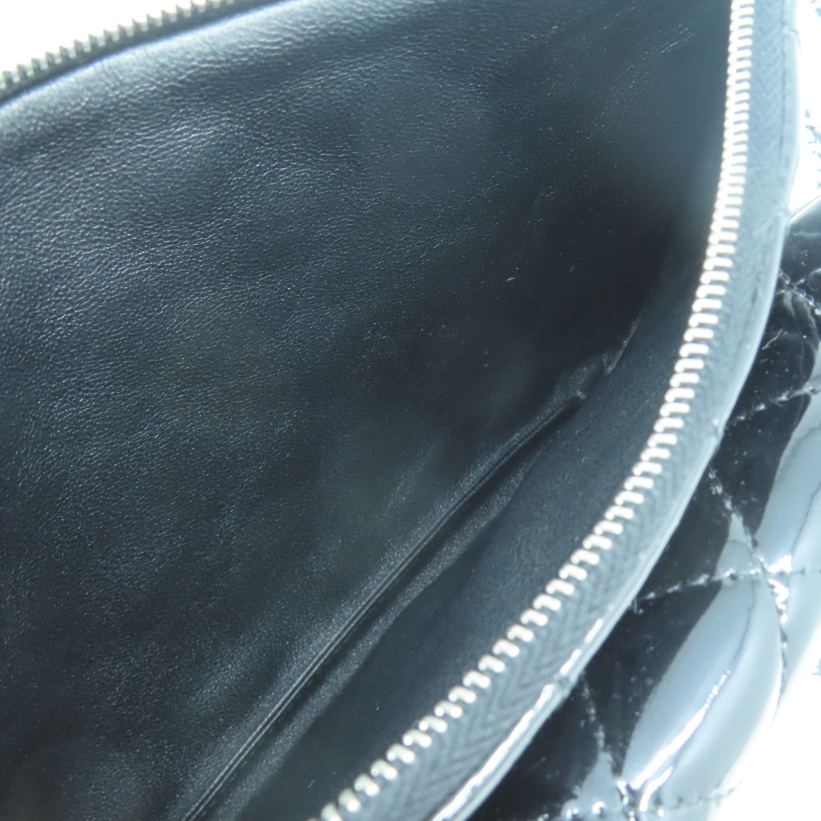 CHANEL 【激減優惠】菱格漆皮皮革Chain Shoulder銀扣鏈帶肩背袋黑色