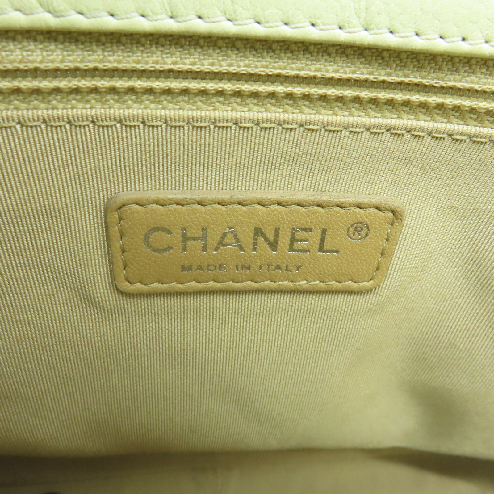 CHANEL 菱格Caviar皮革GST銀扣鏈帶肩背袋米色
