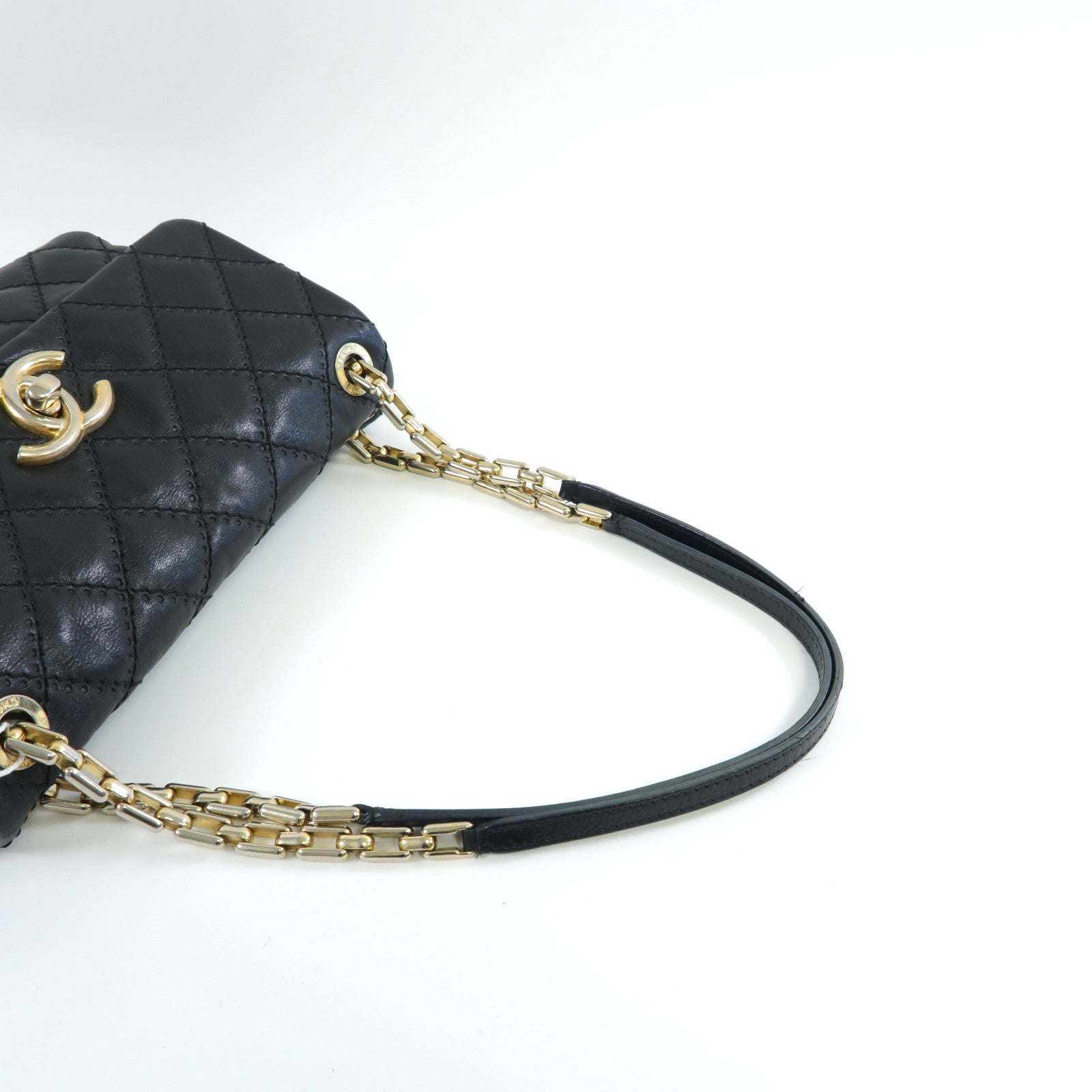 CHANEL 菱格羊皮皮革Chain Shoulder金扣鏈帶肩背袋黑色