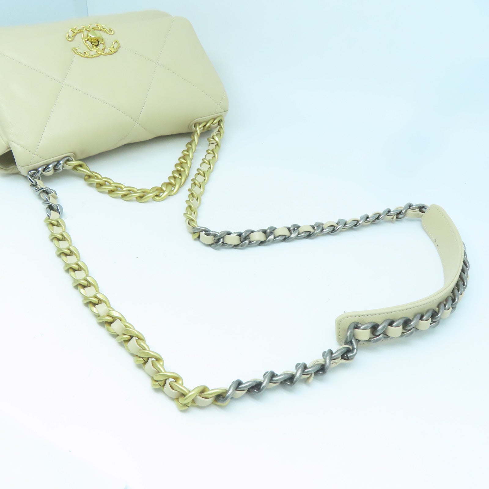 CHANEL 菱格牛皮皮革Chanel 19金扣手挽肩背兩用袋米色