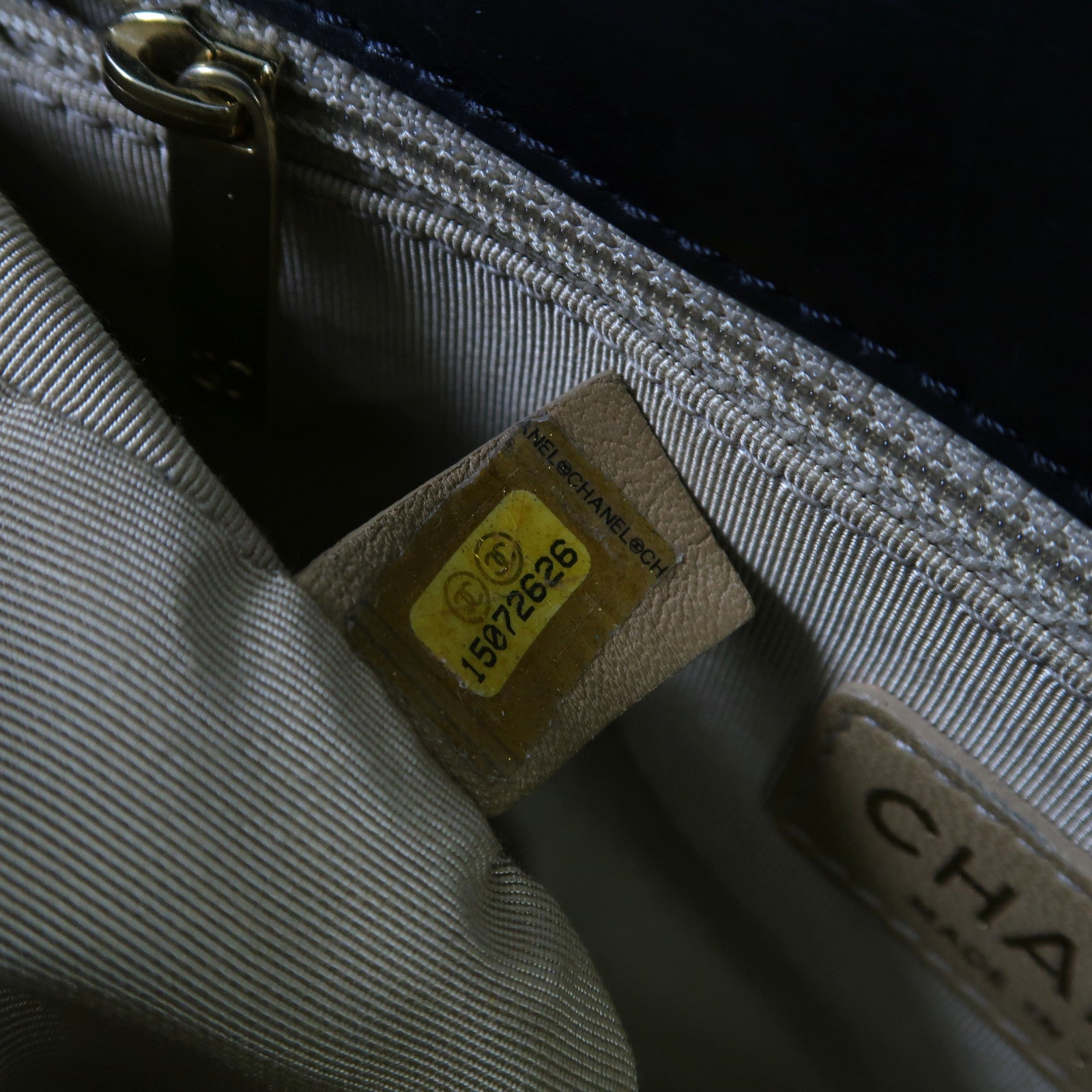 CHANEL 菱格羊皮皮革Chain Shoulder金扣鏈帶肩背袋黑色
