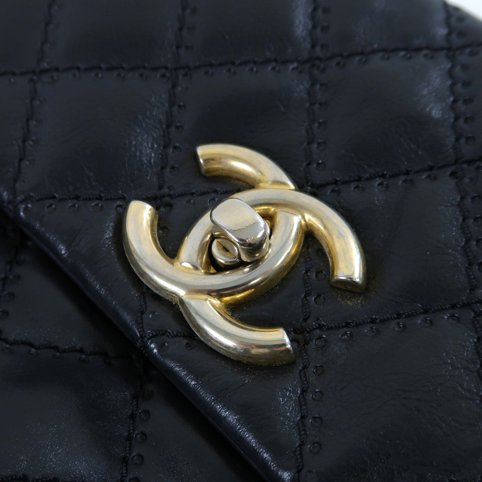 CHANEL 菱格羊皮皮革Chain Shoulder金扣鏈帶肩背袋黑色