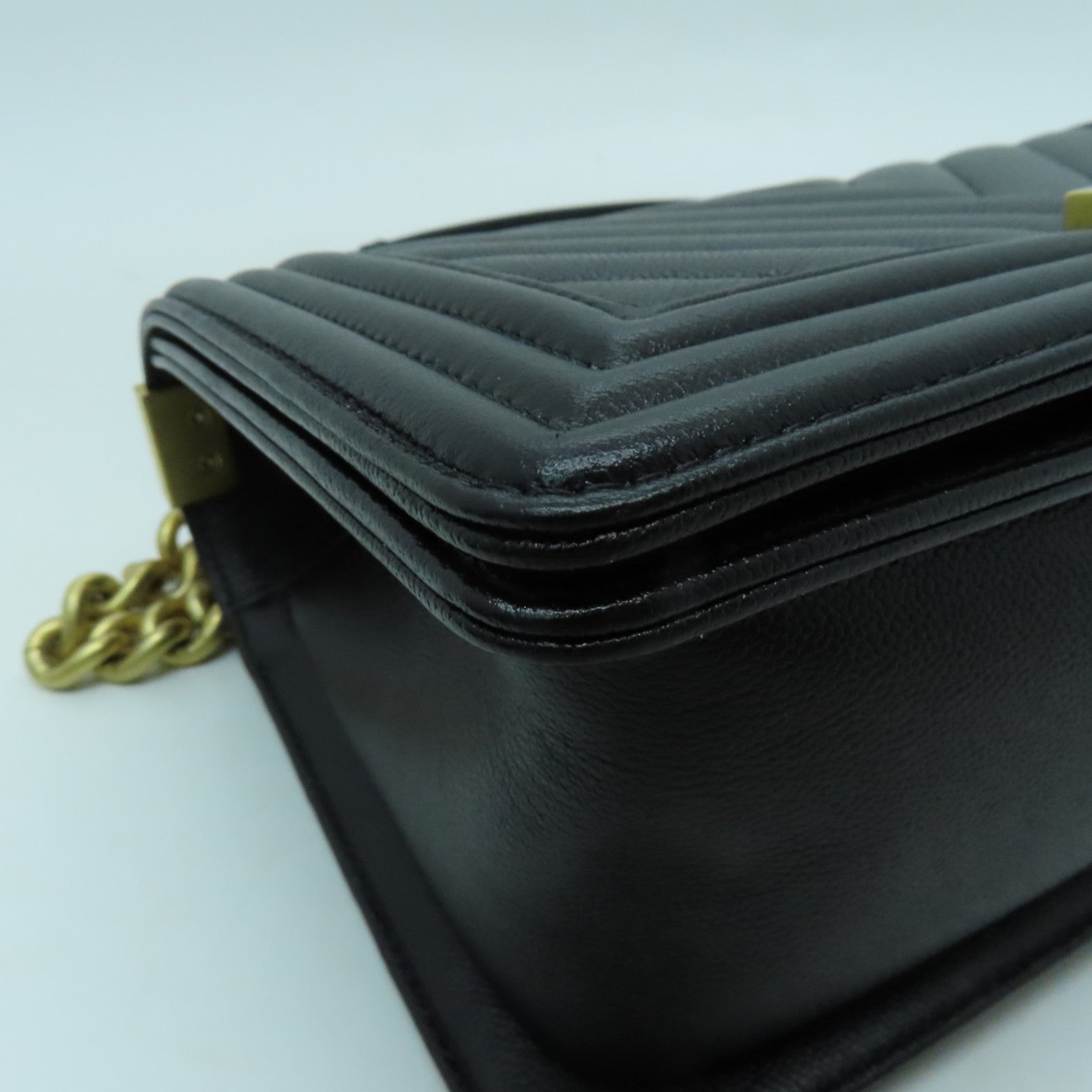 CHANEL rhombic cowhide leather Boy Chanel gold buckle shoulder bag black