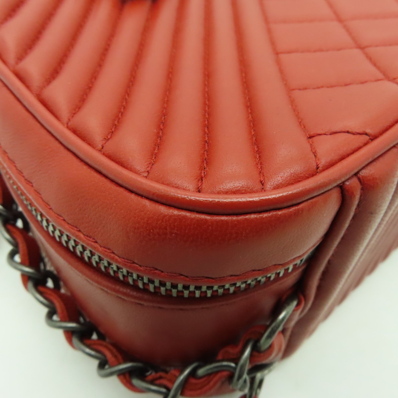 CHANEL 牛皮皮革Coco Boy Camera Bag銀扣鏈帶肩背袋紅色