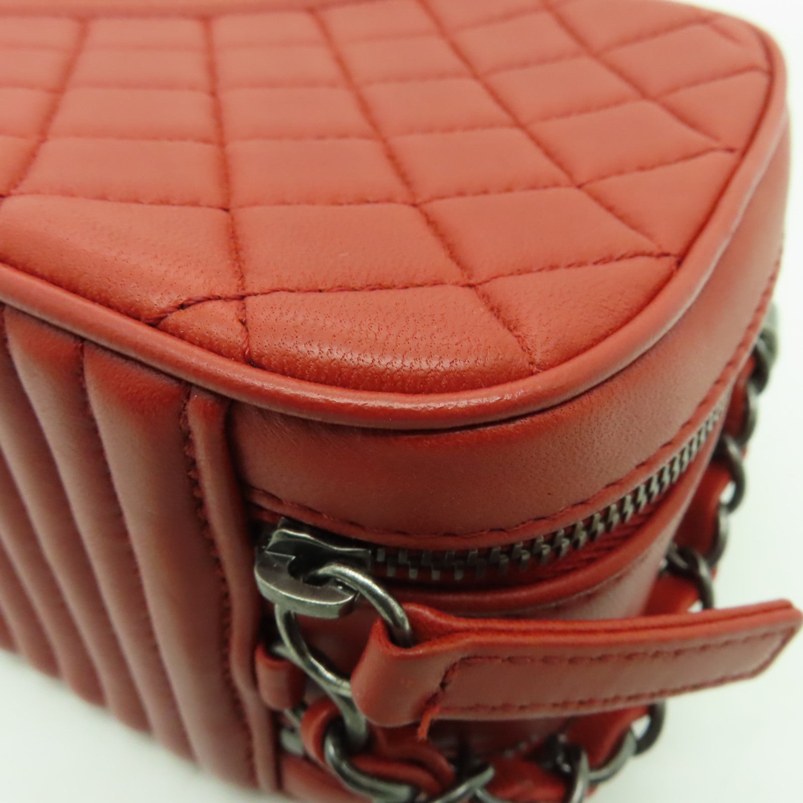CHANEL 牛皮皮革Coco Boy Camera Bag銀扣鏈帶肩背袋紅色