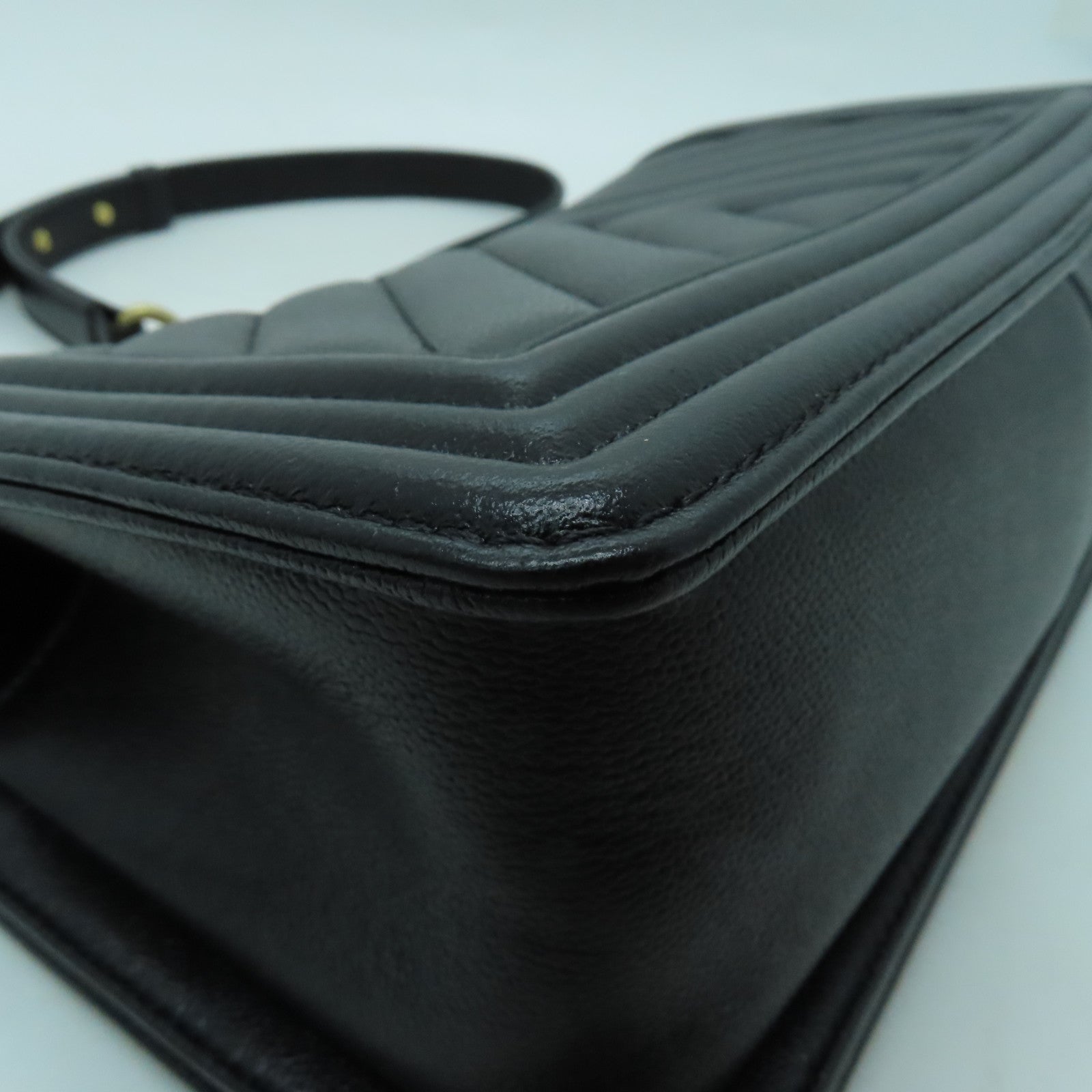 CHANEL rhombic cowhide leather Boy Chanel gold buckle shoulder bag black