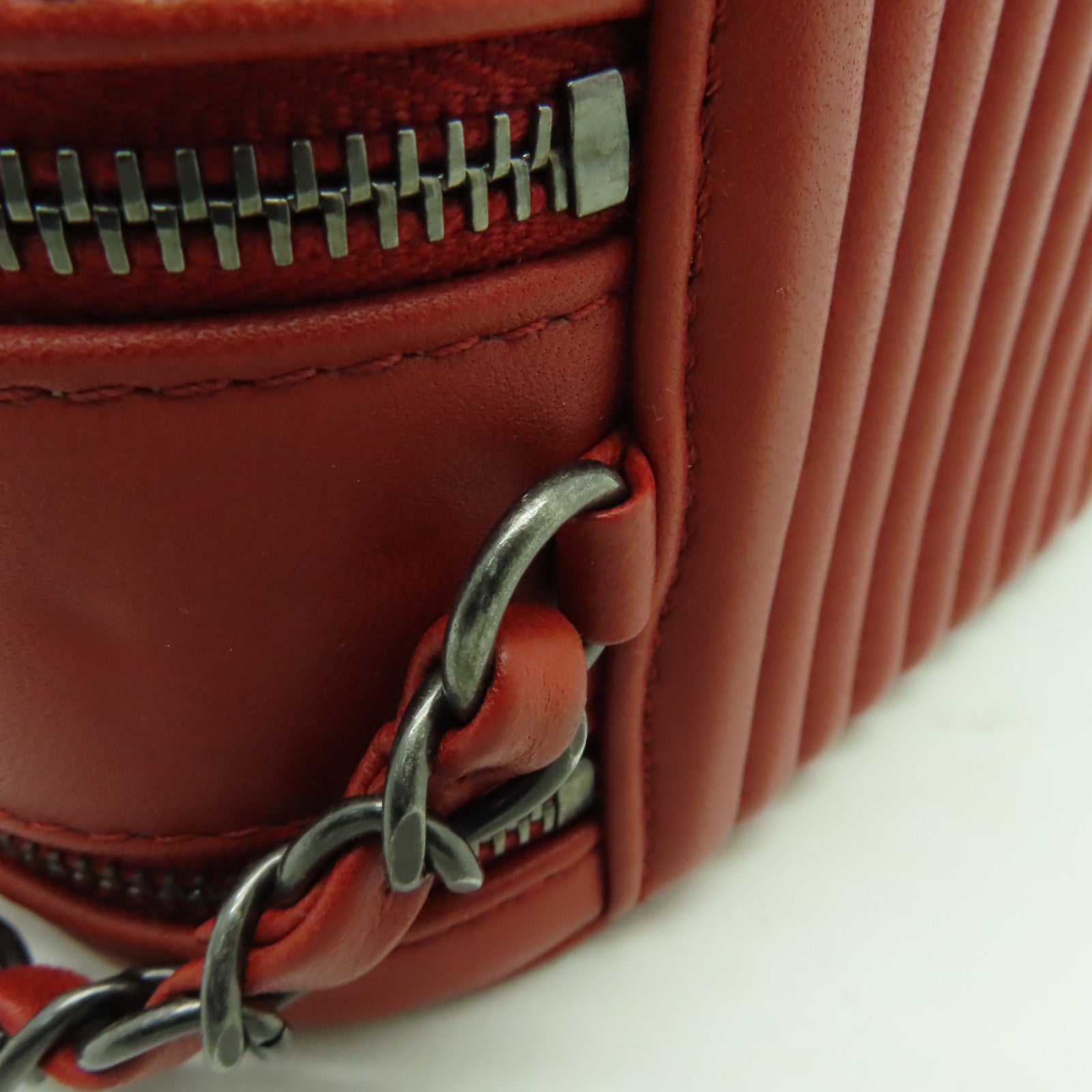 CHANEL 牛皮皮革Coco Boy Camera Bag銀扣鏈帶肩背袋紅色