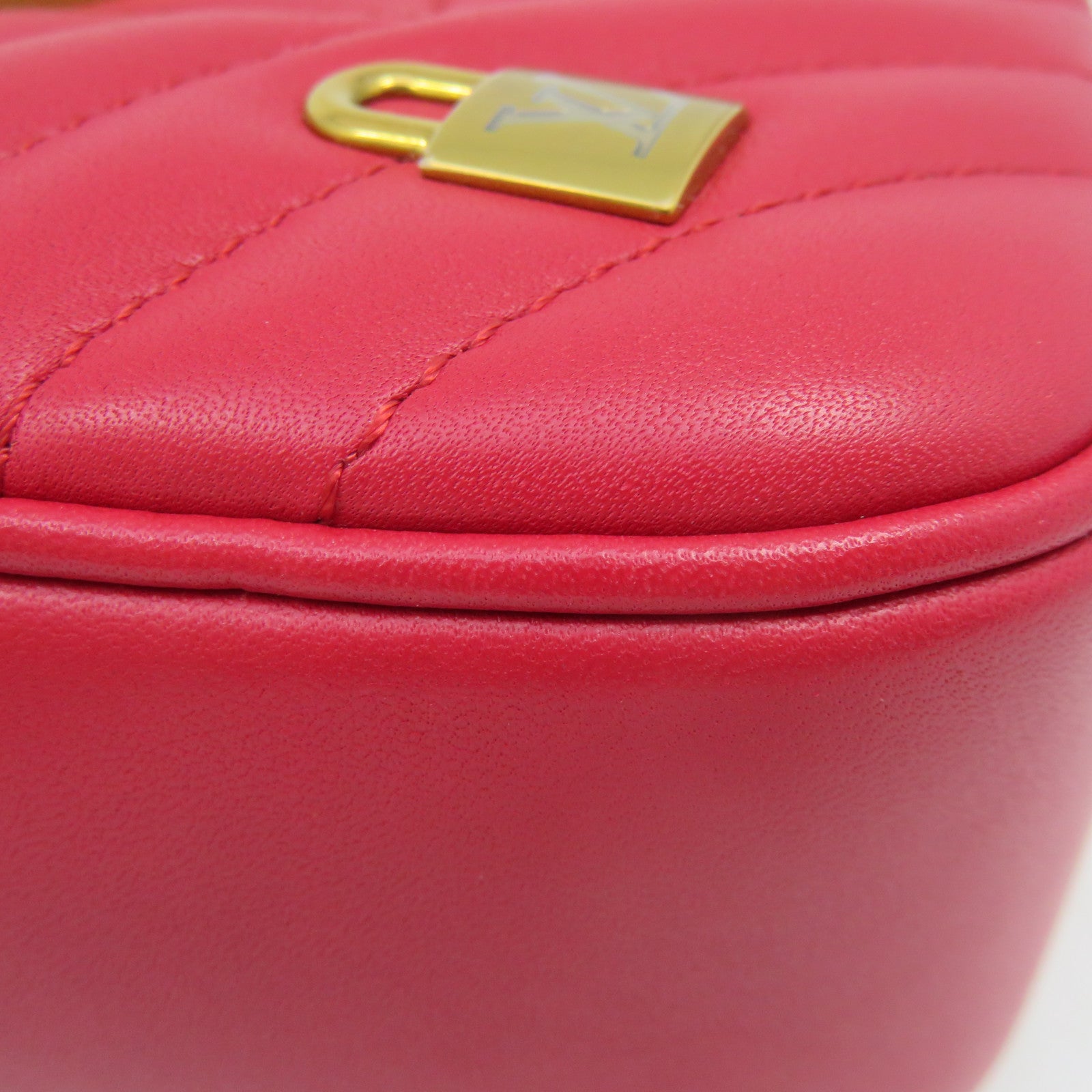 LOUIS VUITTON 【激减优惠】牛皮皮革New Wave Heart Bag金扣链带肩背袋红色