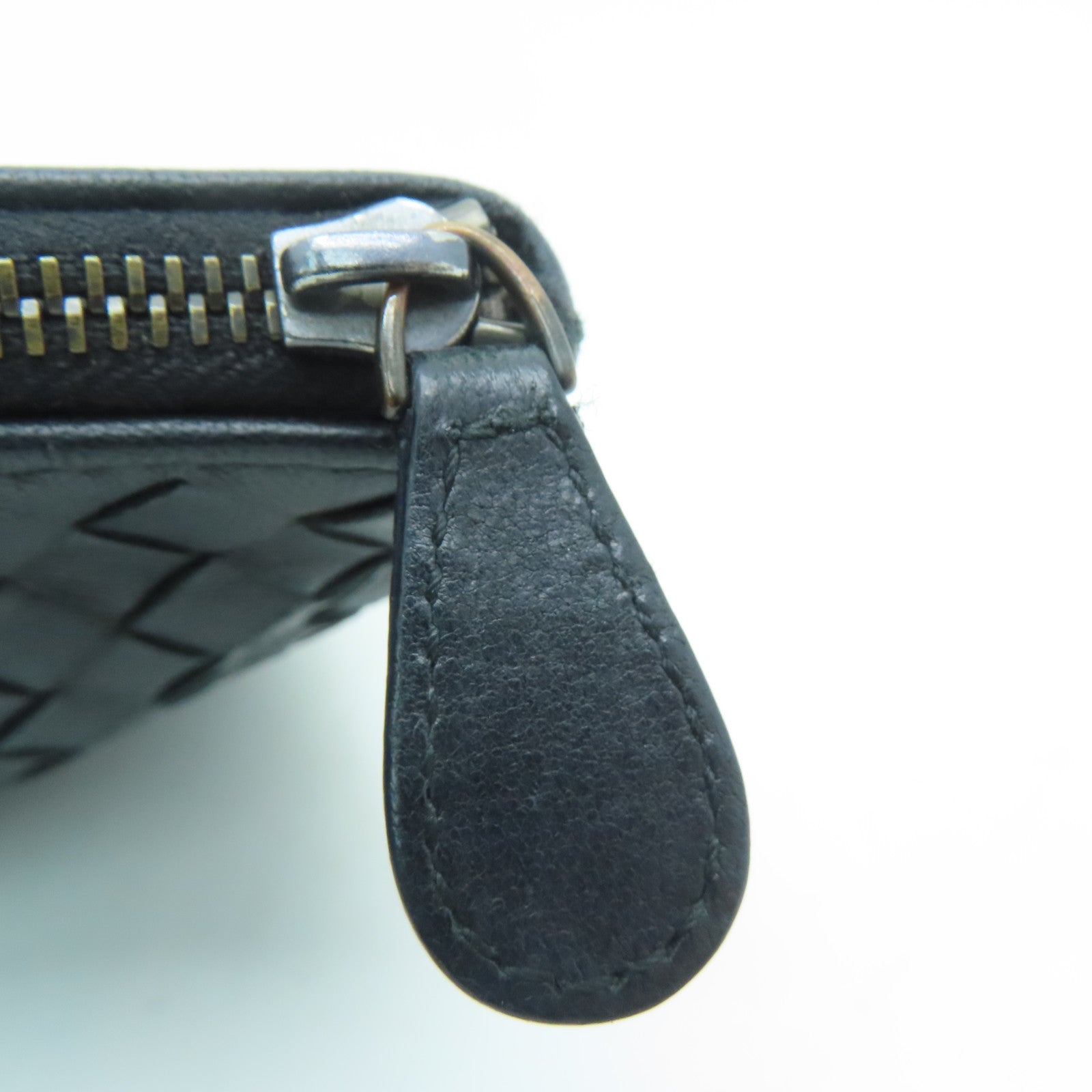 BOTTEGA VENETA 織紋皮革Pouch銀扣手拿包黑色