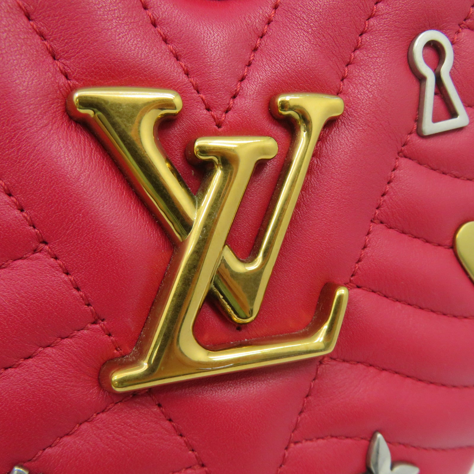 LOUIS VUITTON 【激减优惠】牛皮皮革New Wave Heart Bag金扣链带肩背袋红色