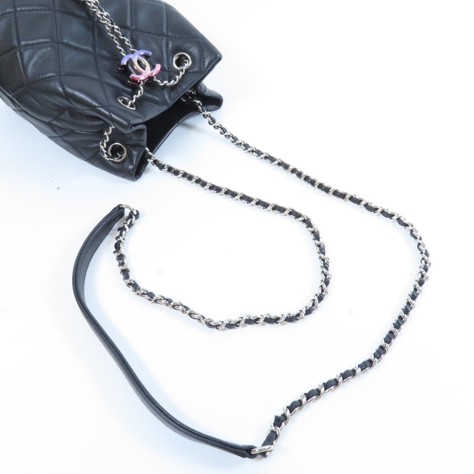 CHANEL 菱格羊皮皮革Mini Bucket Bag銀扣鏈帶肩背袋黑色