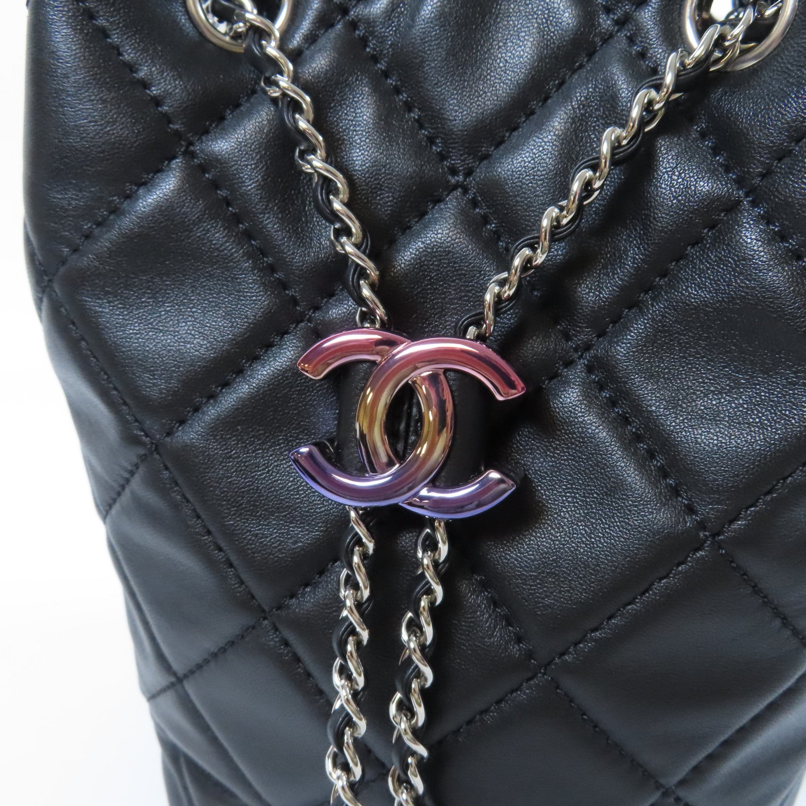 CHANEL 菱格羊皮皮革Mini Bucket Bag銀扣鏈帶肩背袋黑色