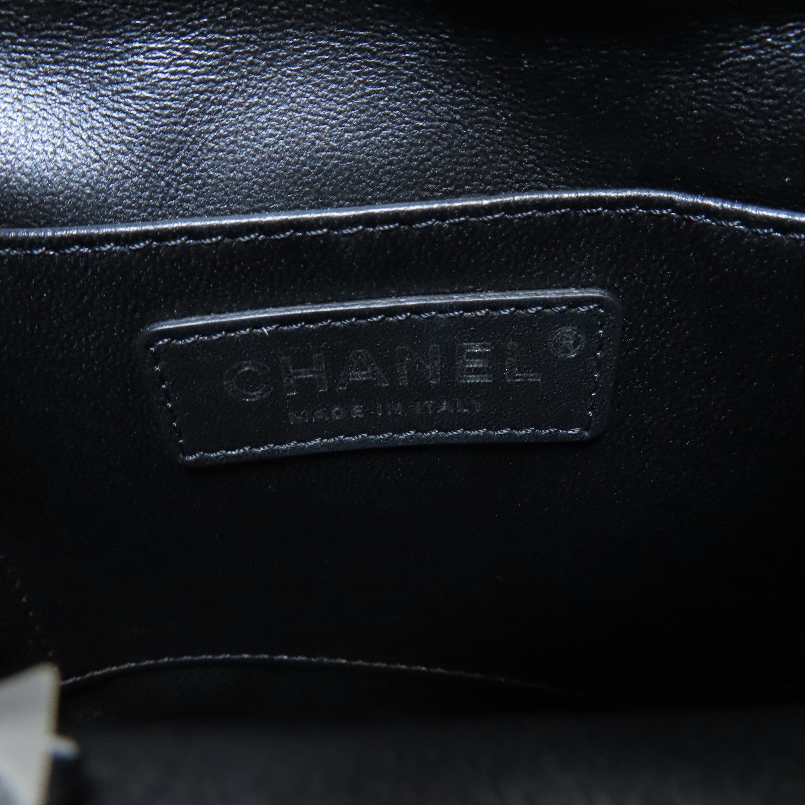 CHANEL 菱格羊皮皮革Mini Bucket Bag銀扣鏈帶肩背袋黑色