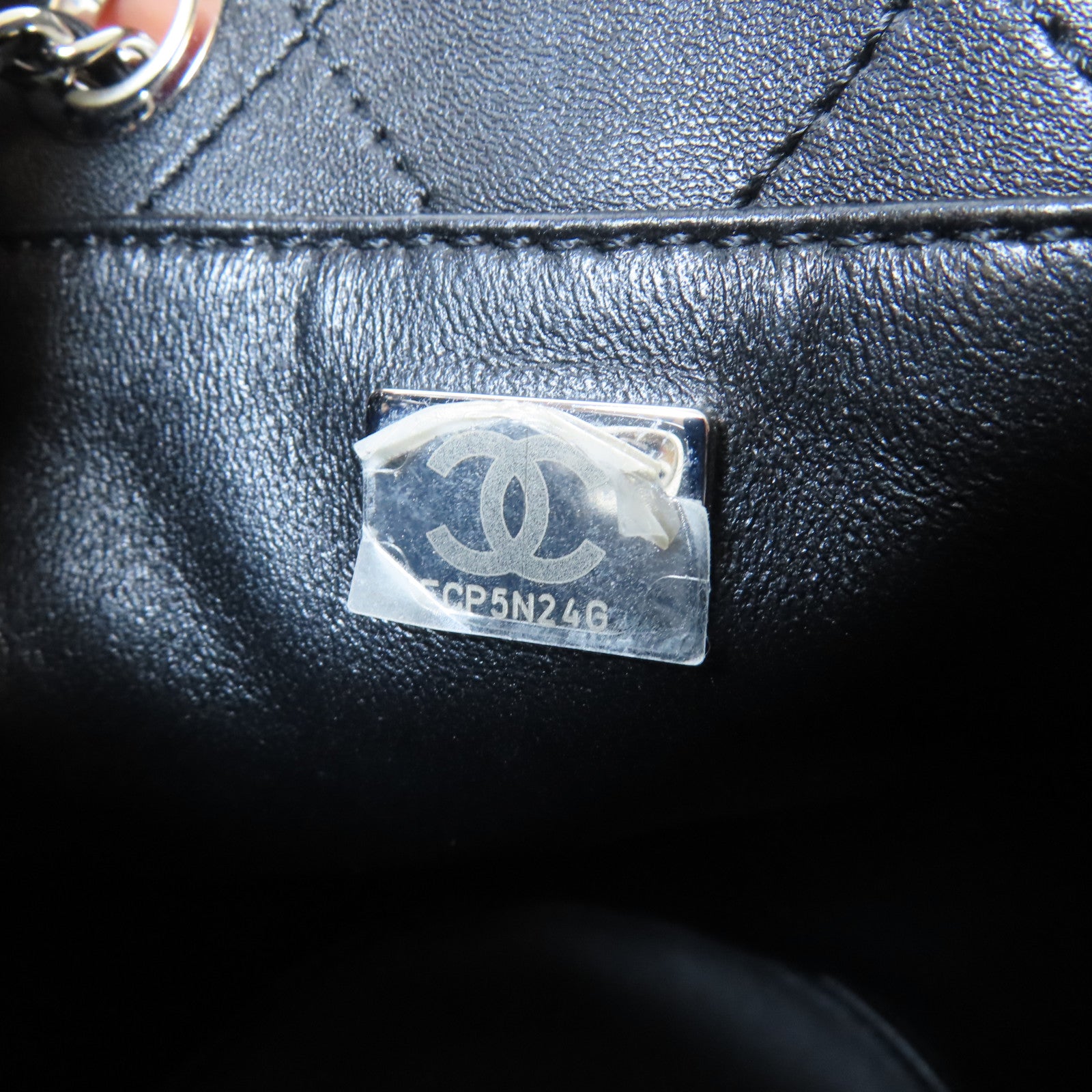 CHANEL 菱格羊皮皮革Mini Bucket Bag銀扣鏈帶肩背袋黑色