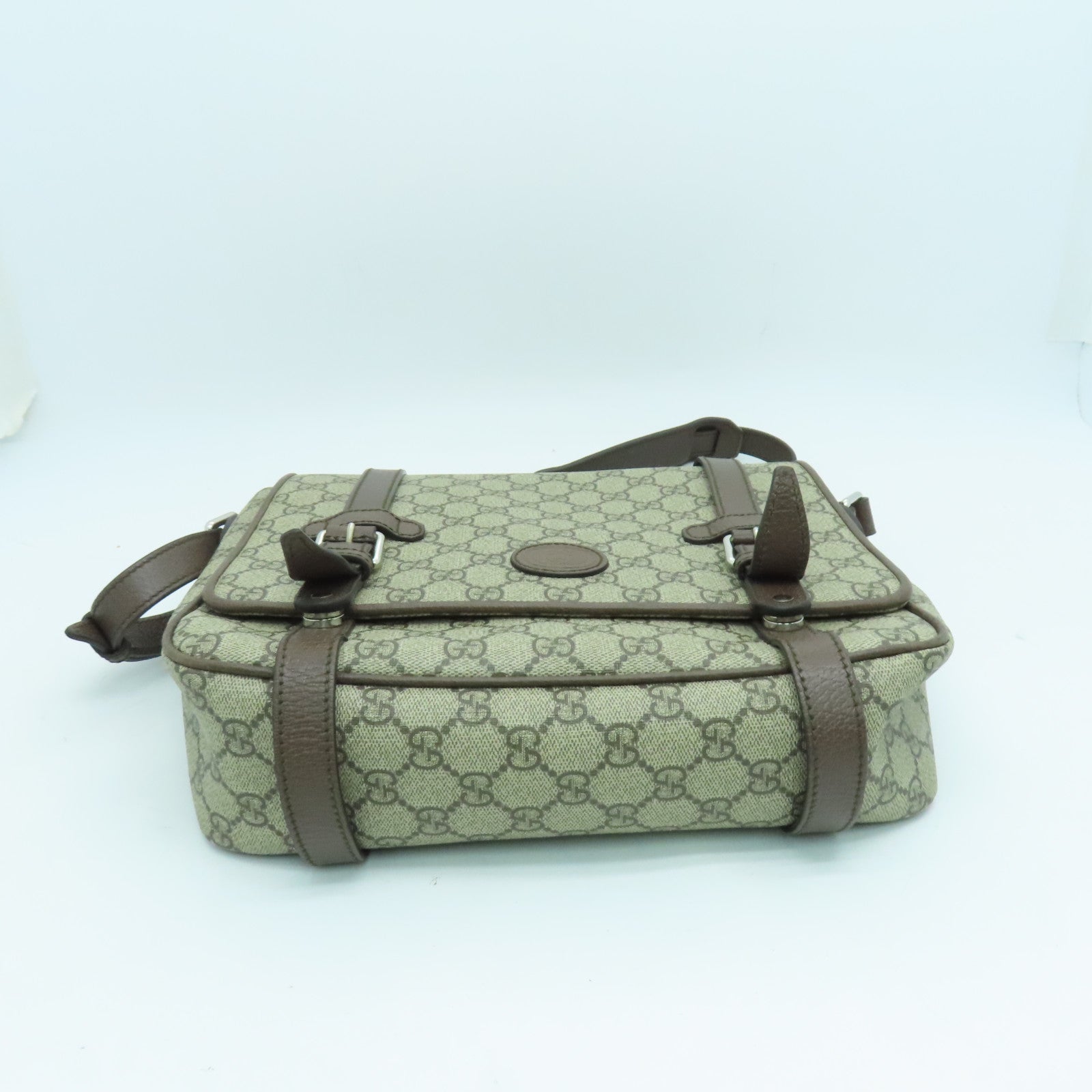 GUCCI 涂层帆布GG Messenger银扣肩背袋啡色