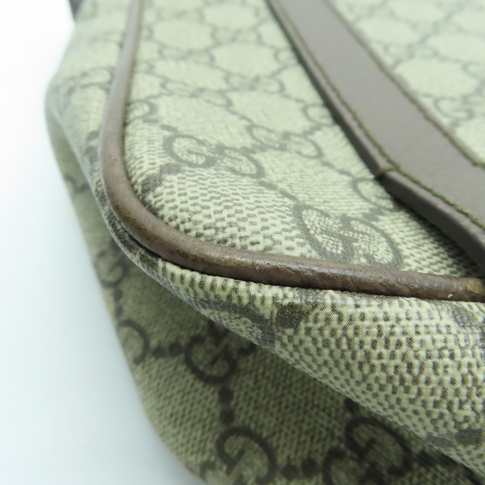 GUCCI 涂层帆布GG Messenger银扣肩背袋啡色