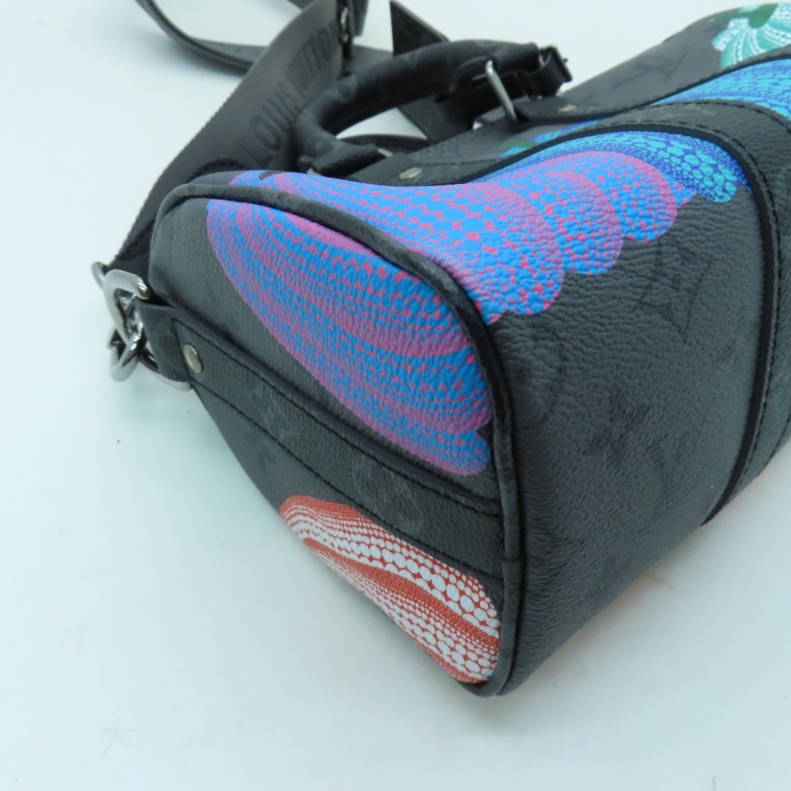 LOUIS VUITTON Monogram Eclipse YK Keepall 25银扣手挽肩背两用袋灰色/多色
