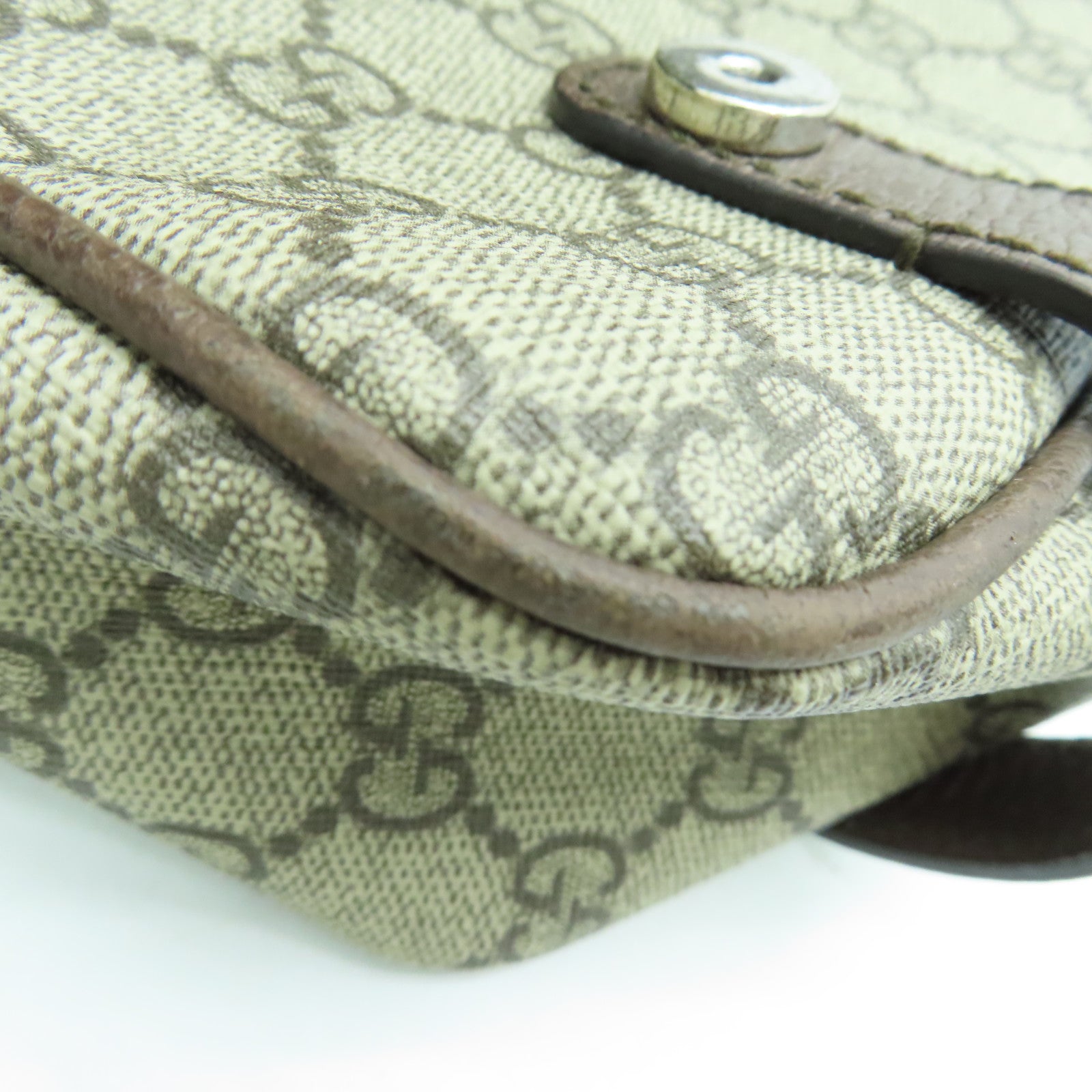 GUCCI 涂层帆布GG Messenger银扣肩背袋啡色
