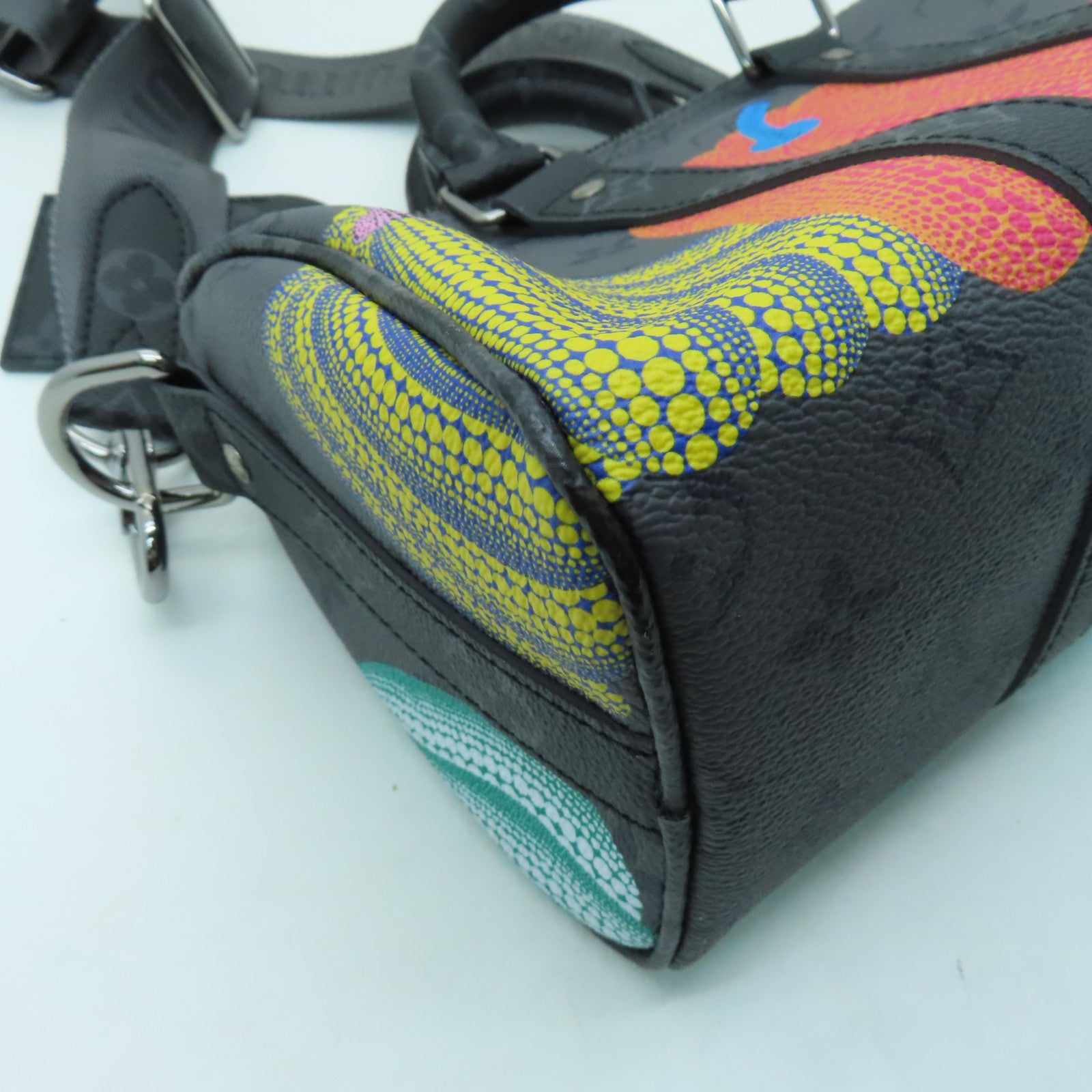 LOUIS VUITTON Monogram Eclipse YK Keepall 25银扣手挽肩背两用袋灰色/多色
